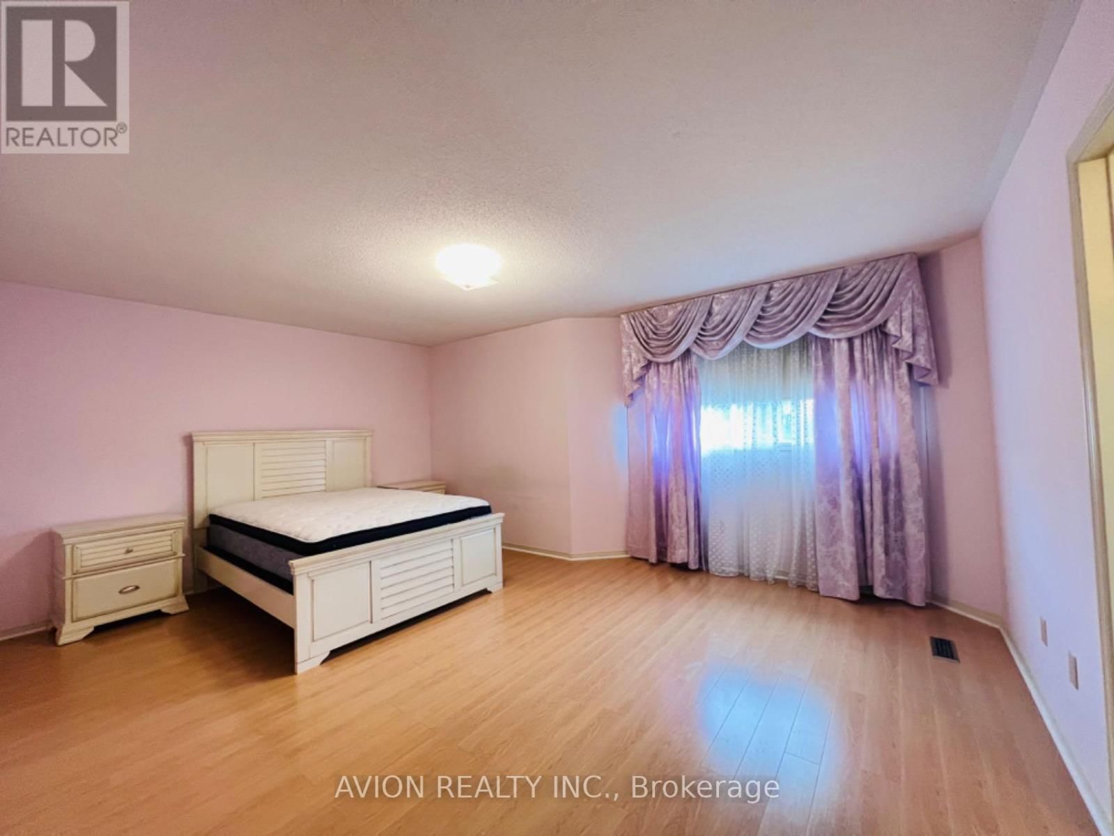 15 CANTERTROT COURT Image 2