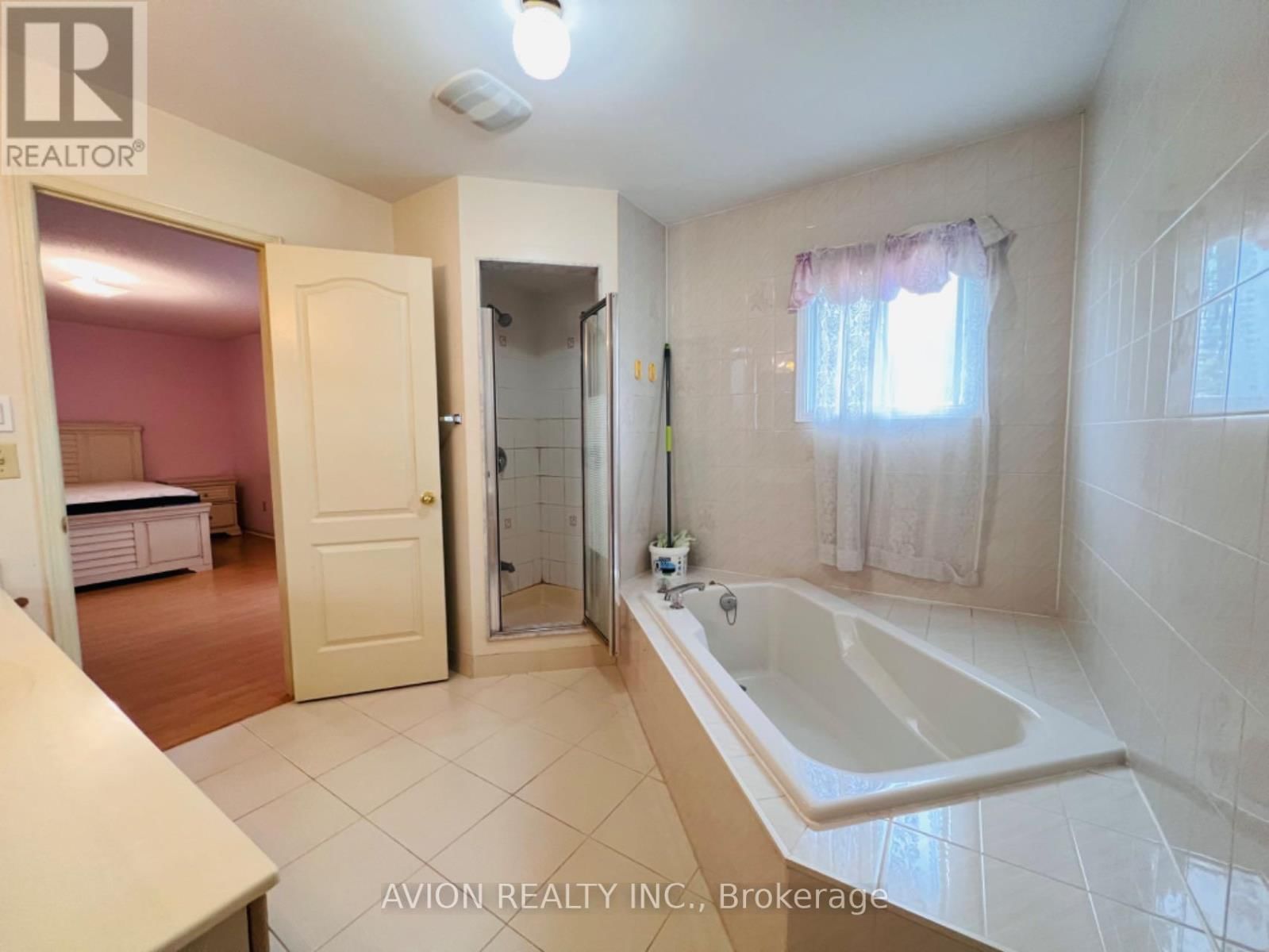 15 CANTERTROT COURT Image 4