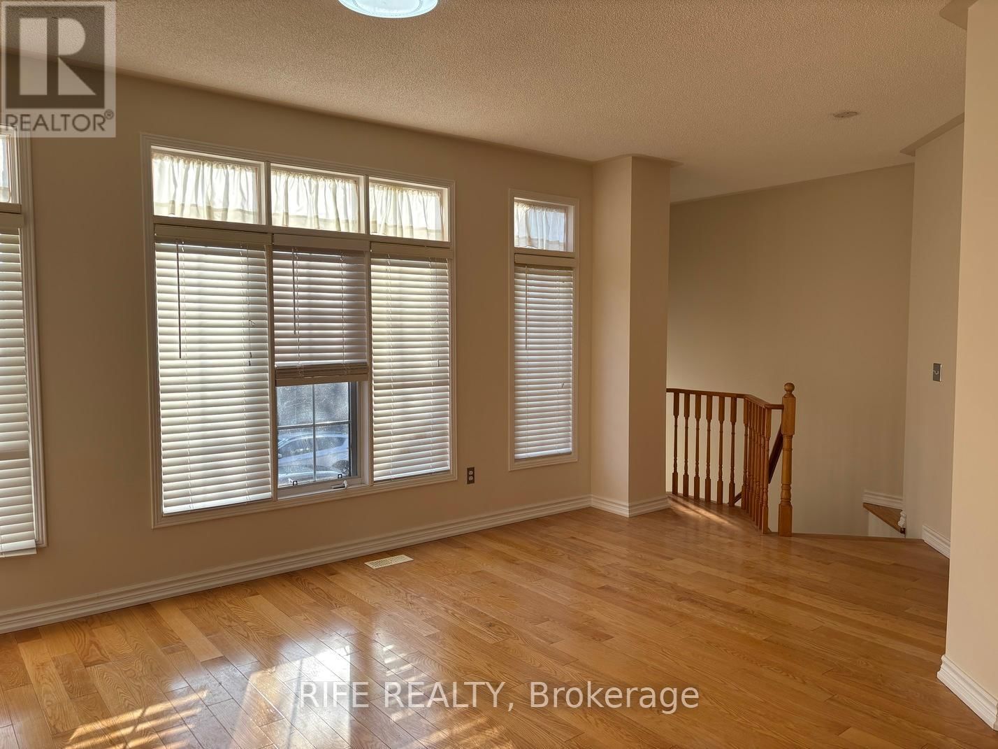 111 ORCHARD HILL BOULEVARD Image 3