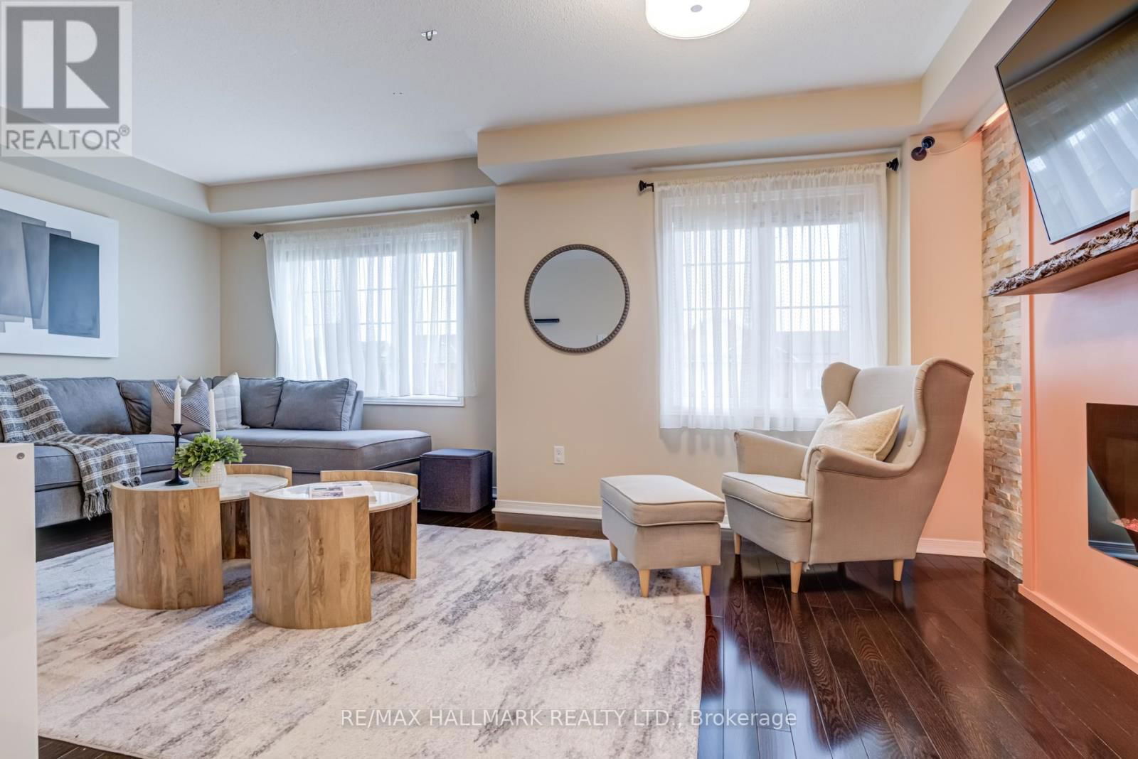 187 HAWKVIEW BOULEVARD Image 10