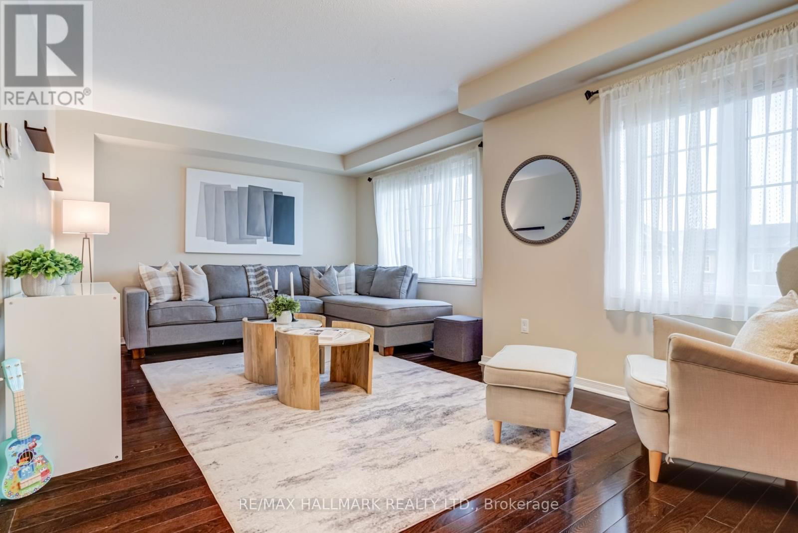 187 HAWKVIEW BOULEVARD Image 11