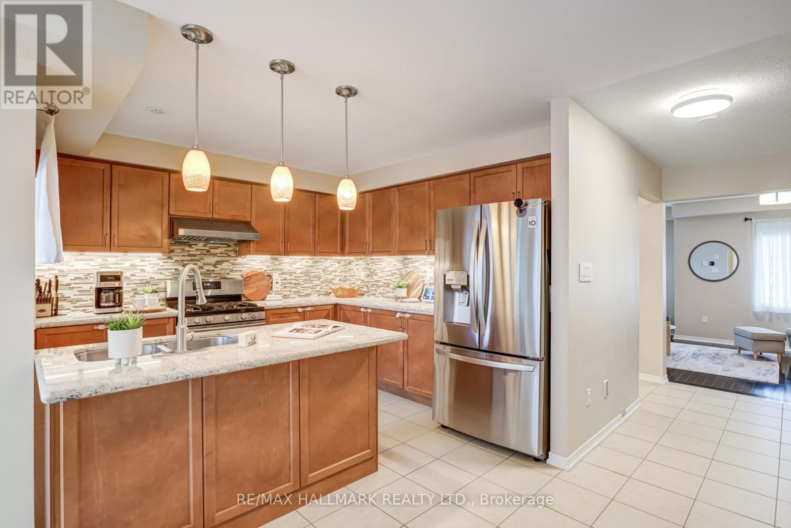 187 HAWKVIEW BOULEVARD Image 14