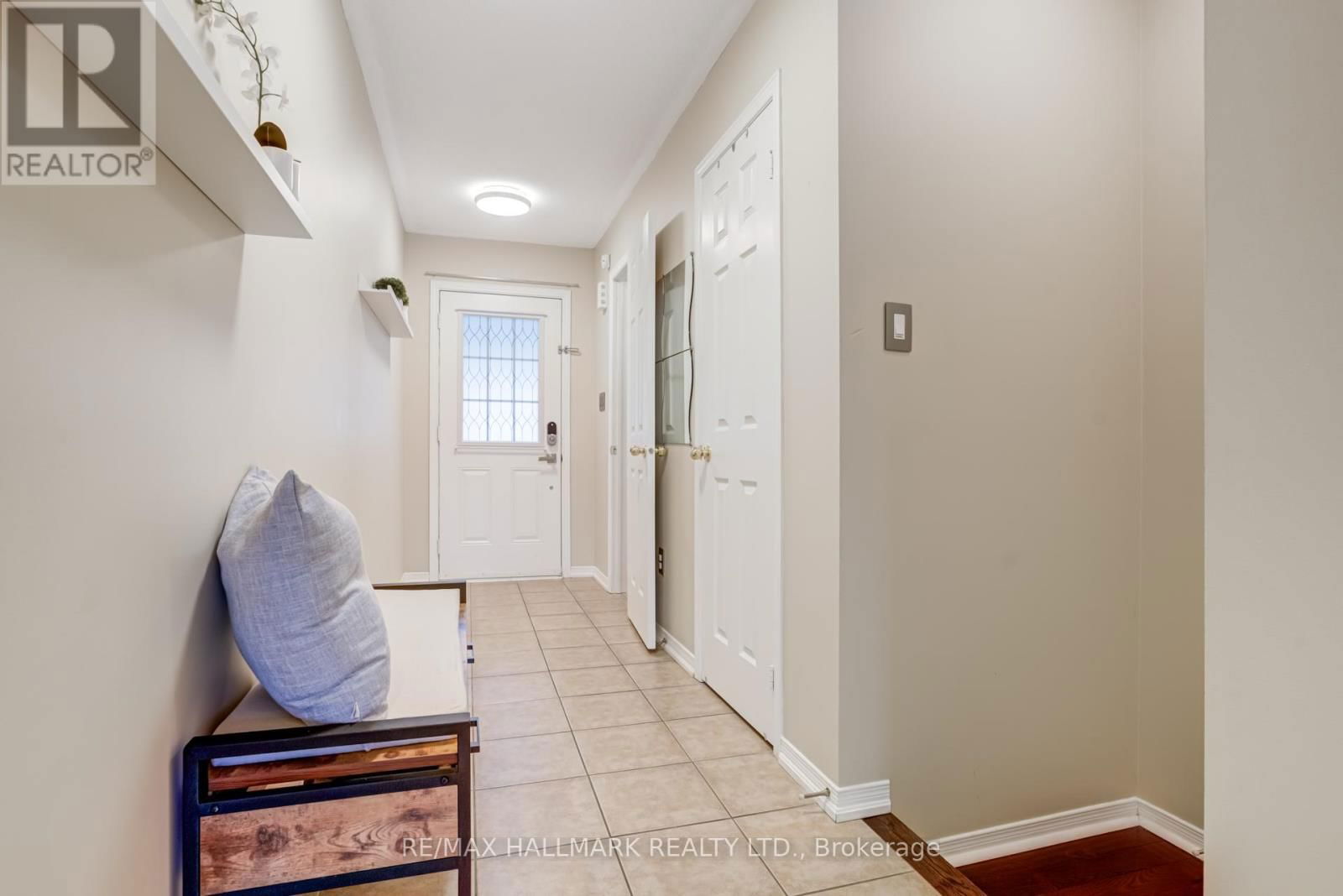 187 HAWKVIEW BOULEVARD Image 2