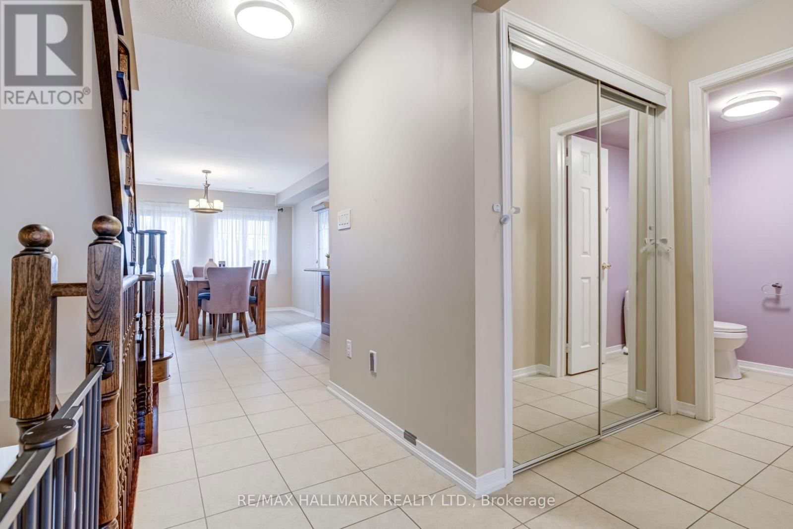 187 HAWKVIEW BOULEVARD Image 22