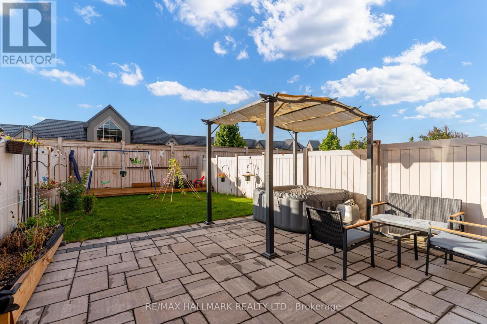 187 HAWKVIEW BOULEVARD Image 42