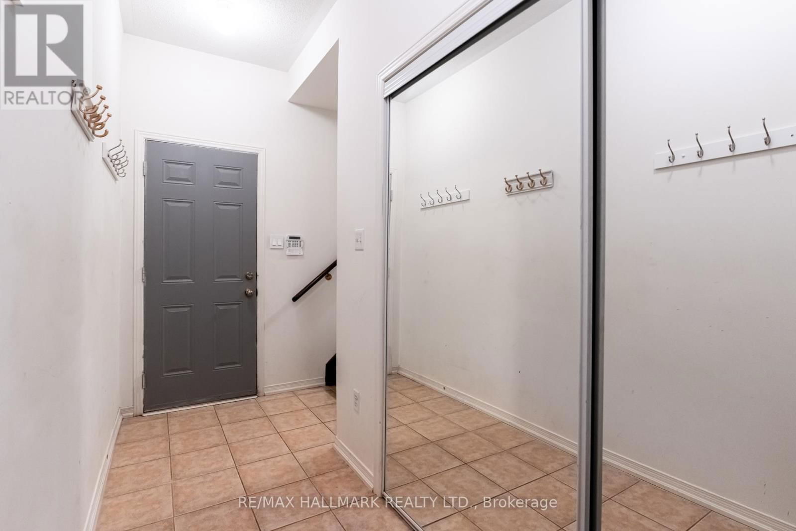 187 HAWKVIEW BOULEVARD Image 9