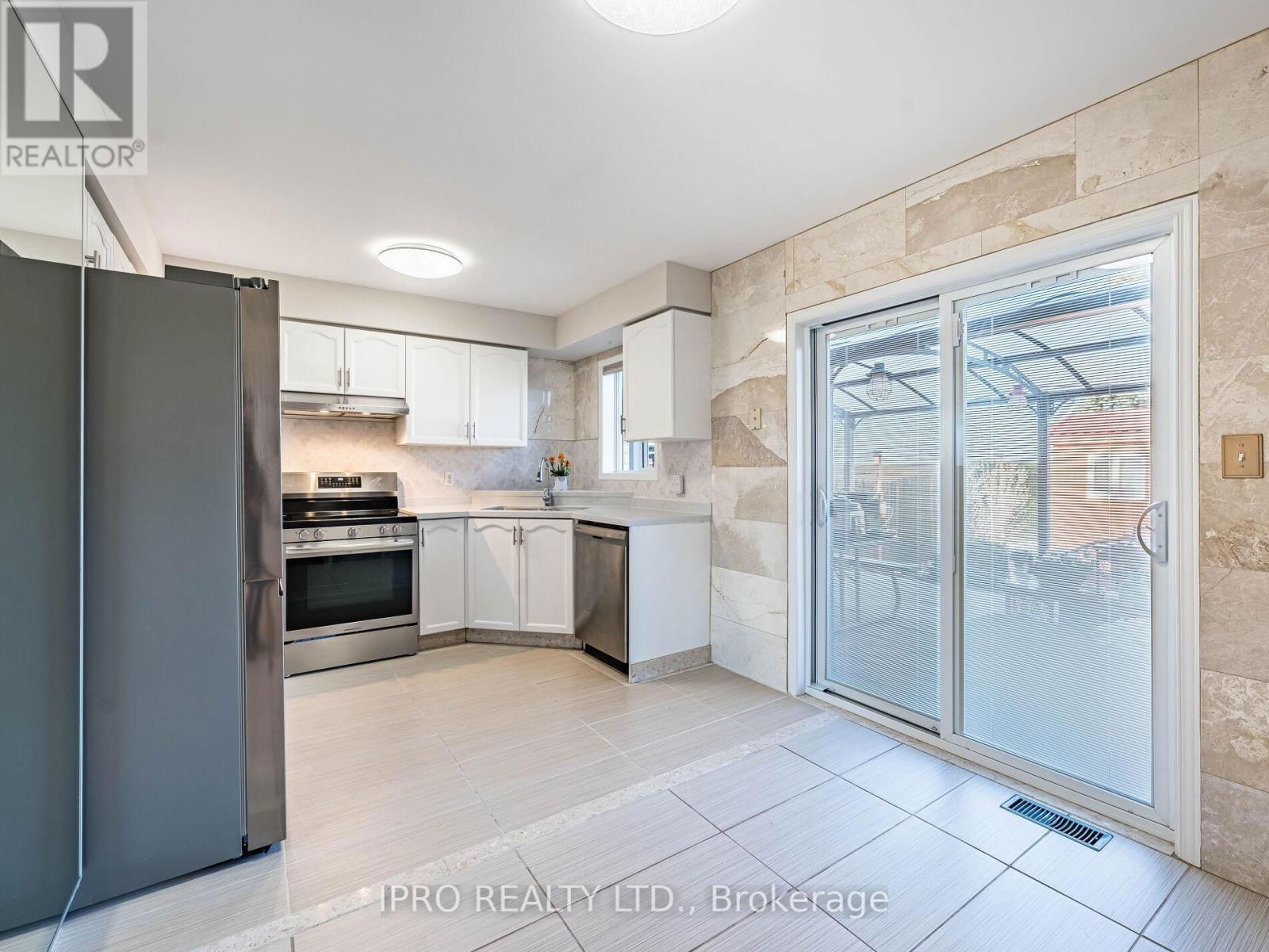 5 REYNOLDS AVENUE Image 14