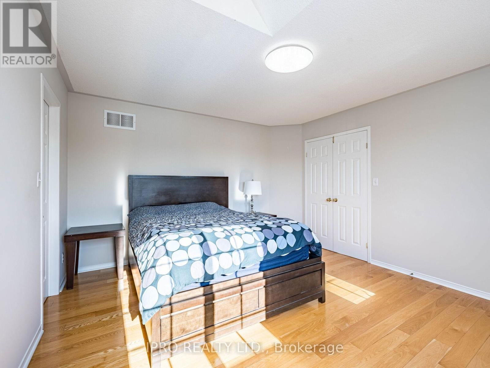 5 REYNOLDS AVENUE Image 25