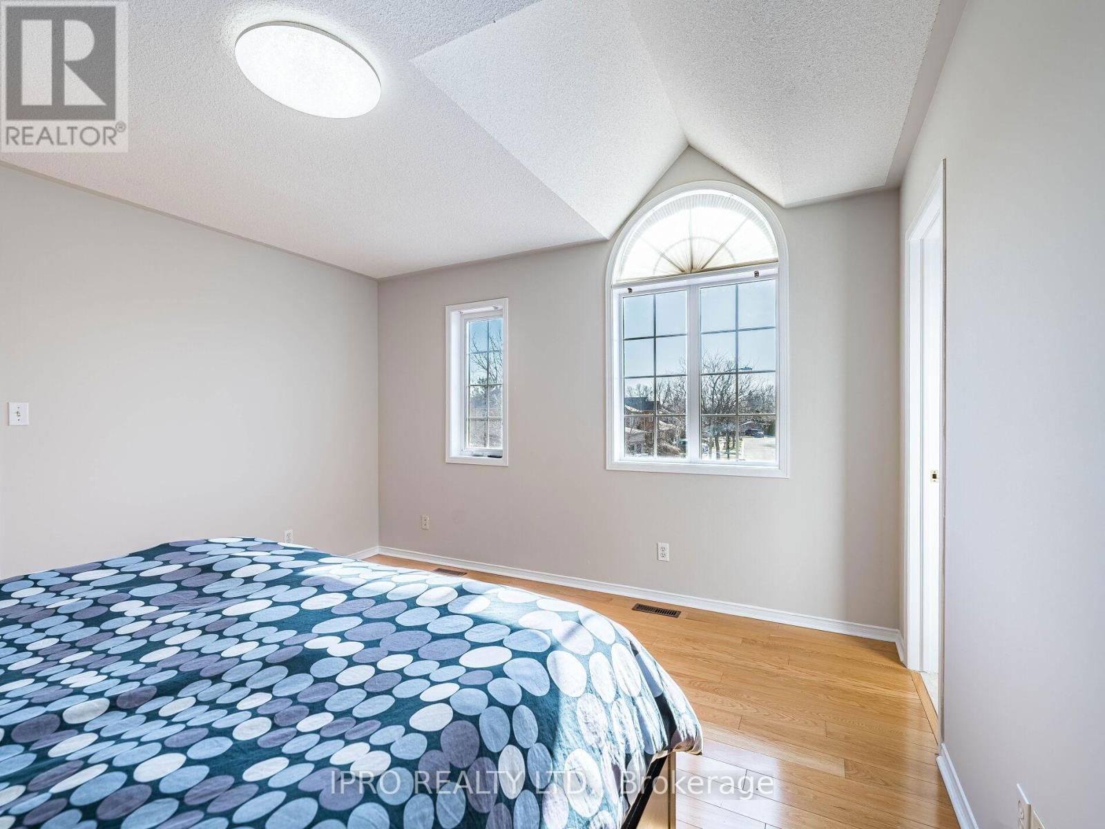 5 REYNOLDS AVENUE Image 26