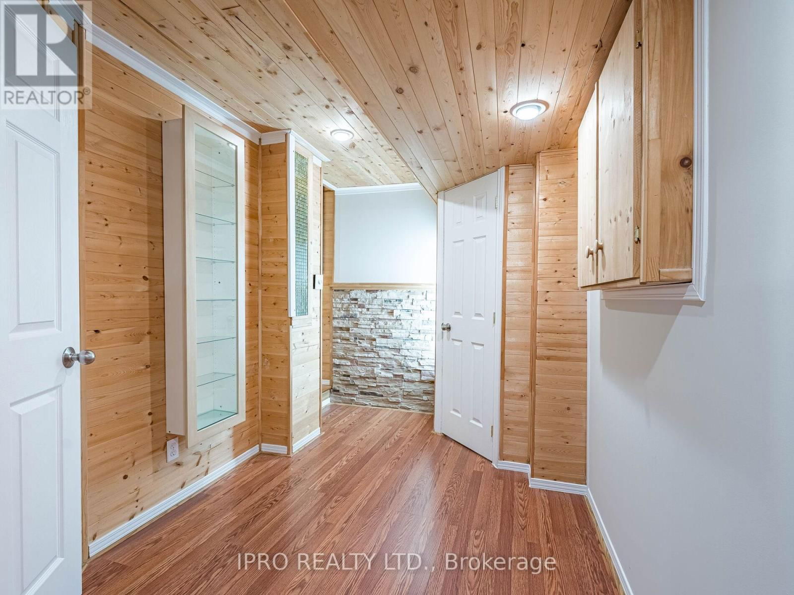 5 REYNOLDS AVENUE Image 38
