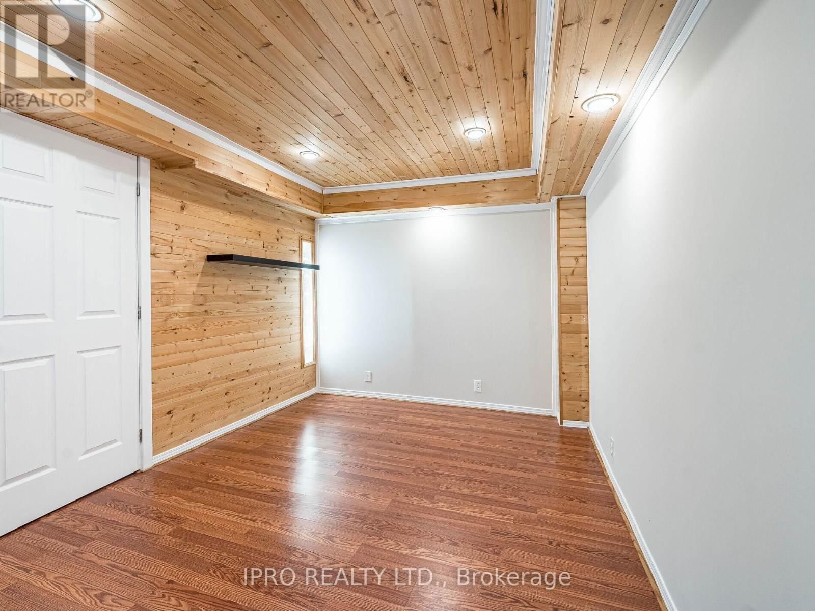 5 REYNOLDS AVENUE Image 44