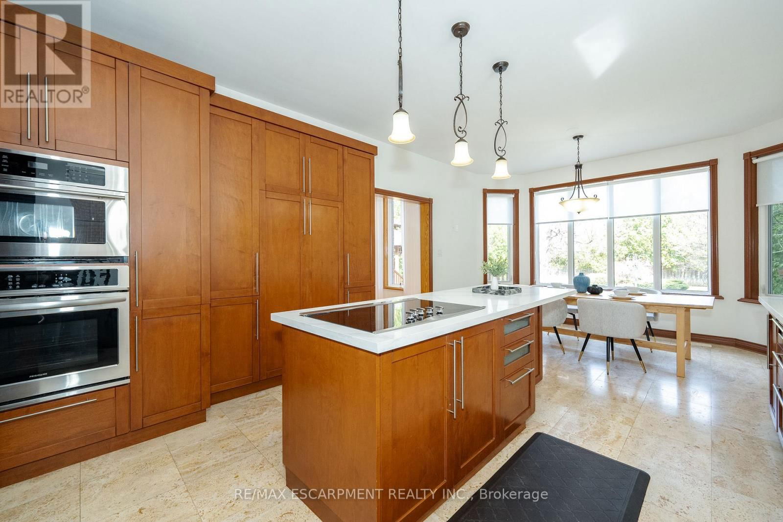122 ARTEN AVENUE Image 15