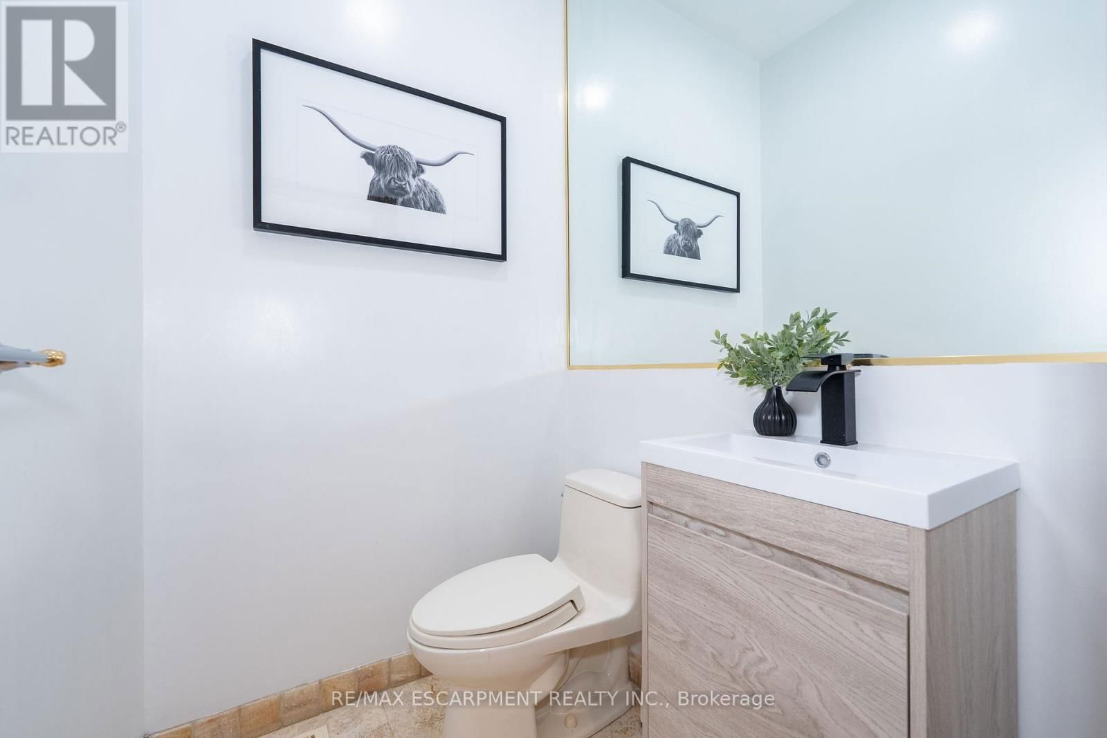 122 ARTEN AVENUE Image 19