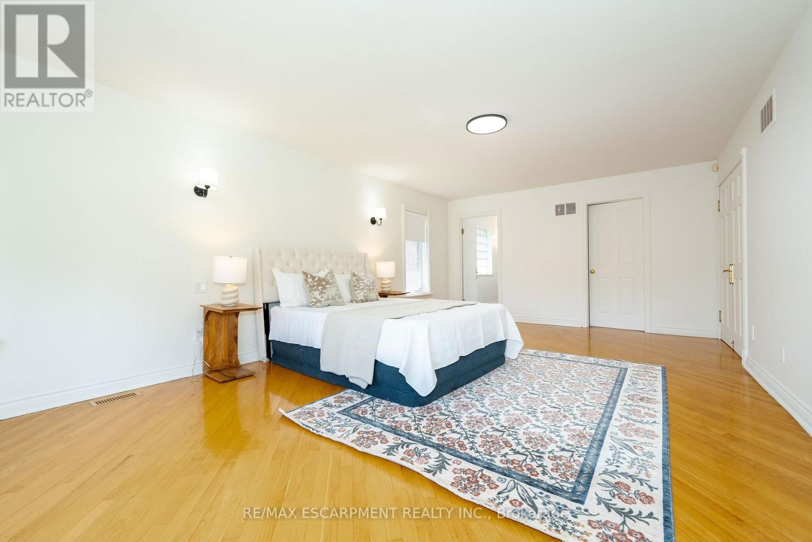 122 ARTEN AVENUE Image 23