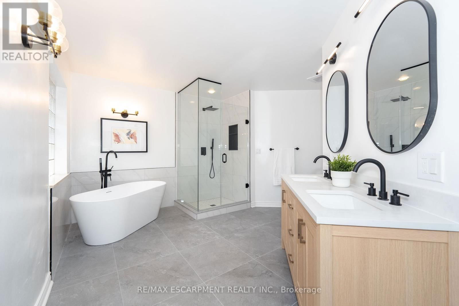 122 ARTEN AVENUE Image 24