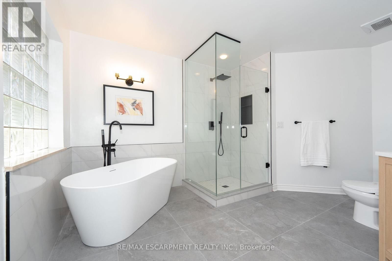 122 ARTEN AVENUE Image 26