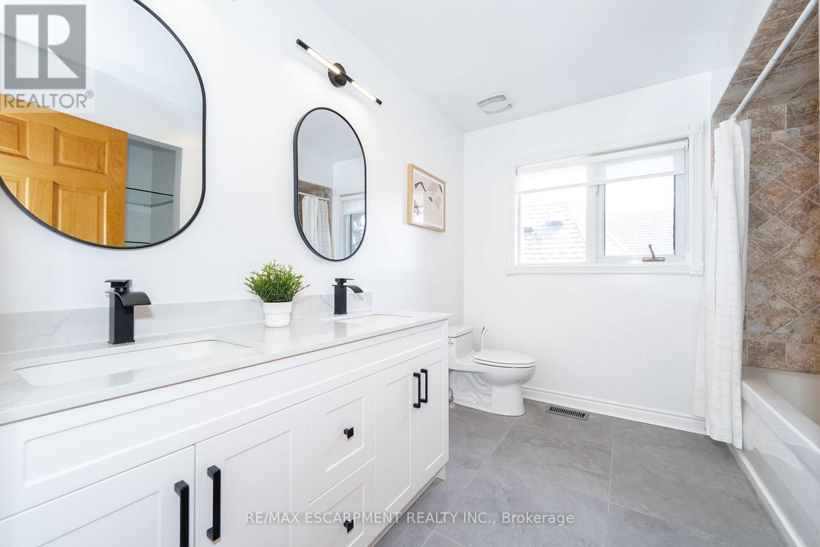 122 ARTEN AVENUE Image 28