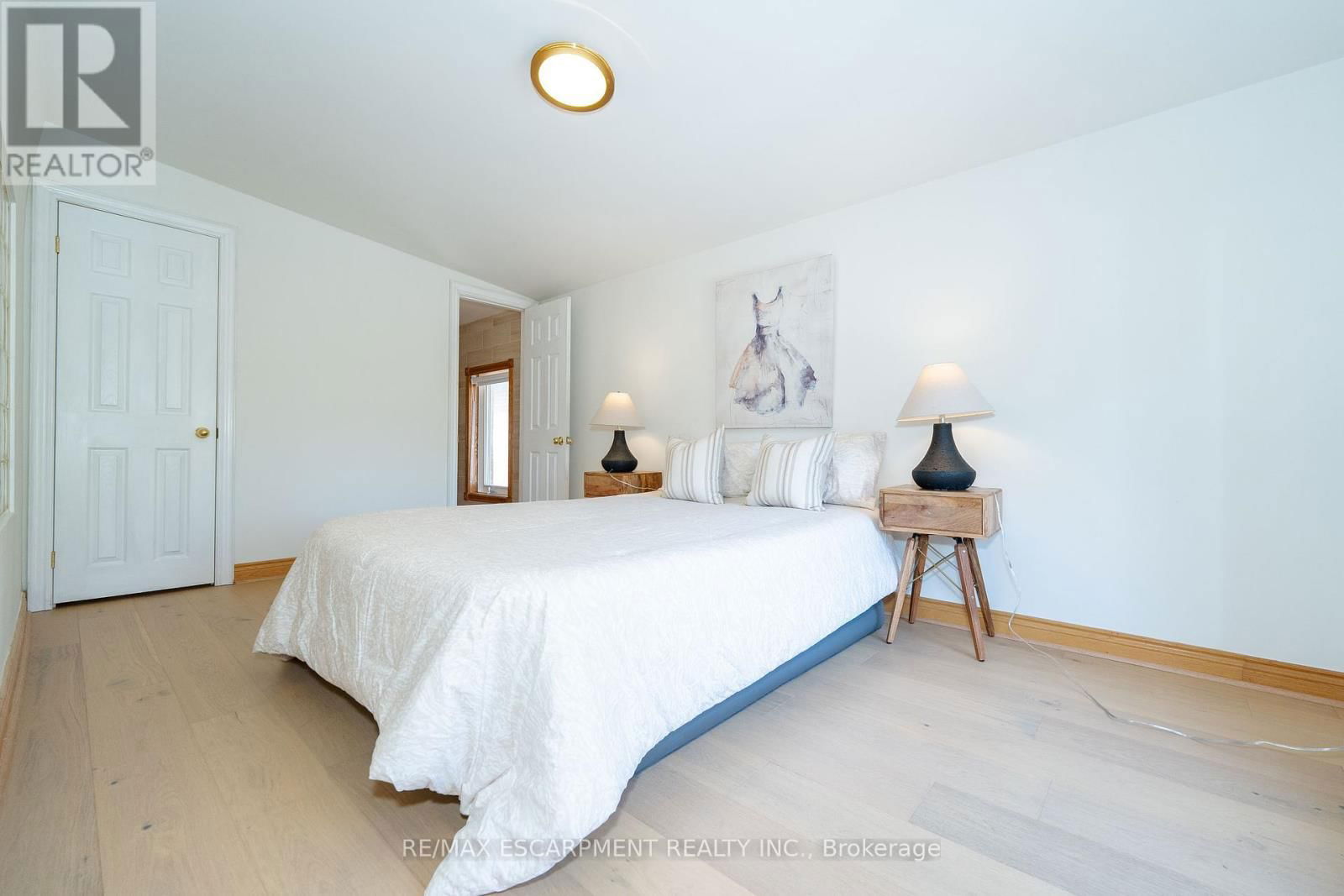 122 ARTEN AVENUE Image 31