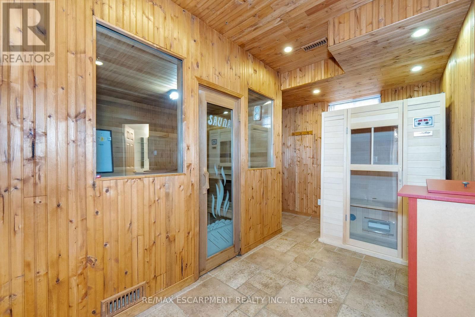 122 ARTEN AVENUE Image 35
