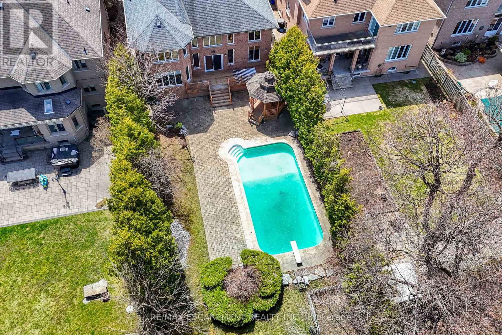 122 ARTEN AVENUE Image 5