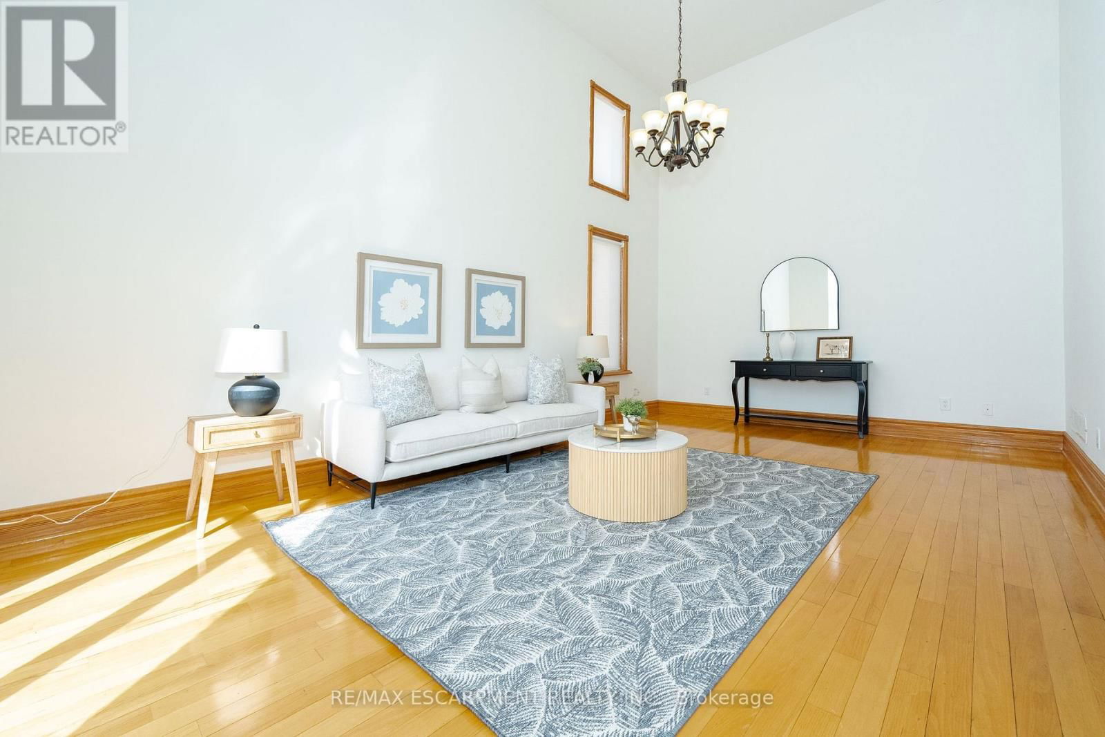 122 ARTEN AVENUE Image 8