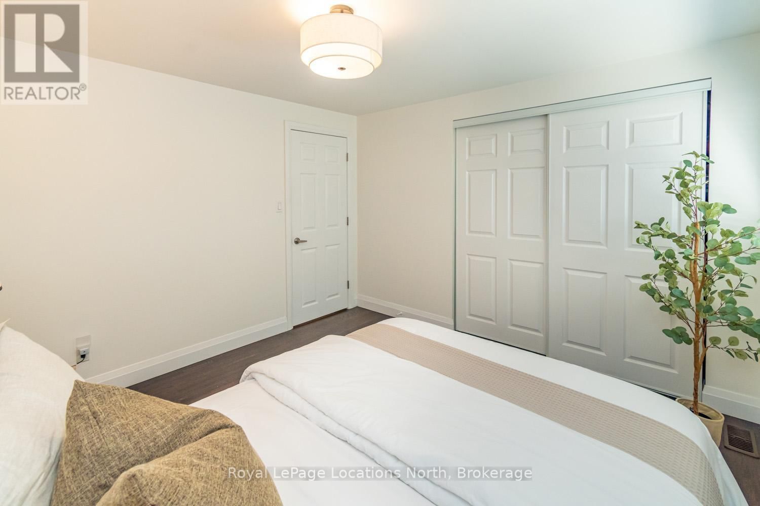 5392 13TH LINE Image 17