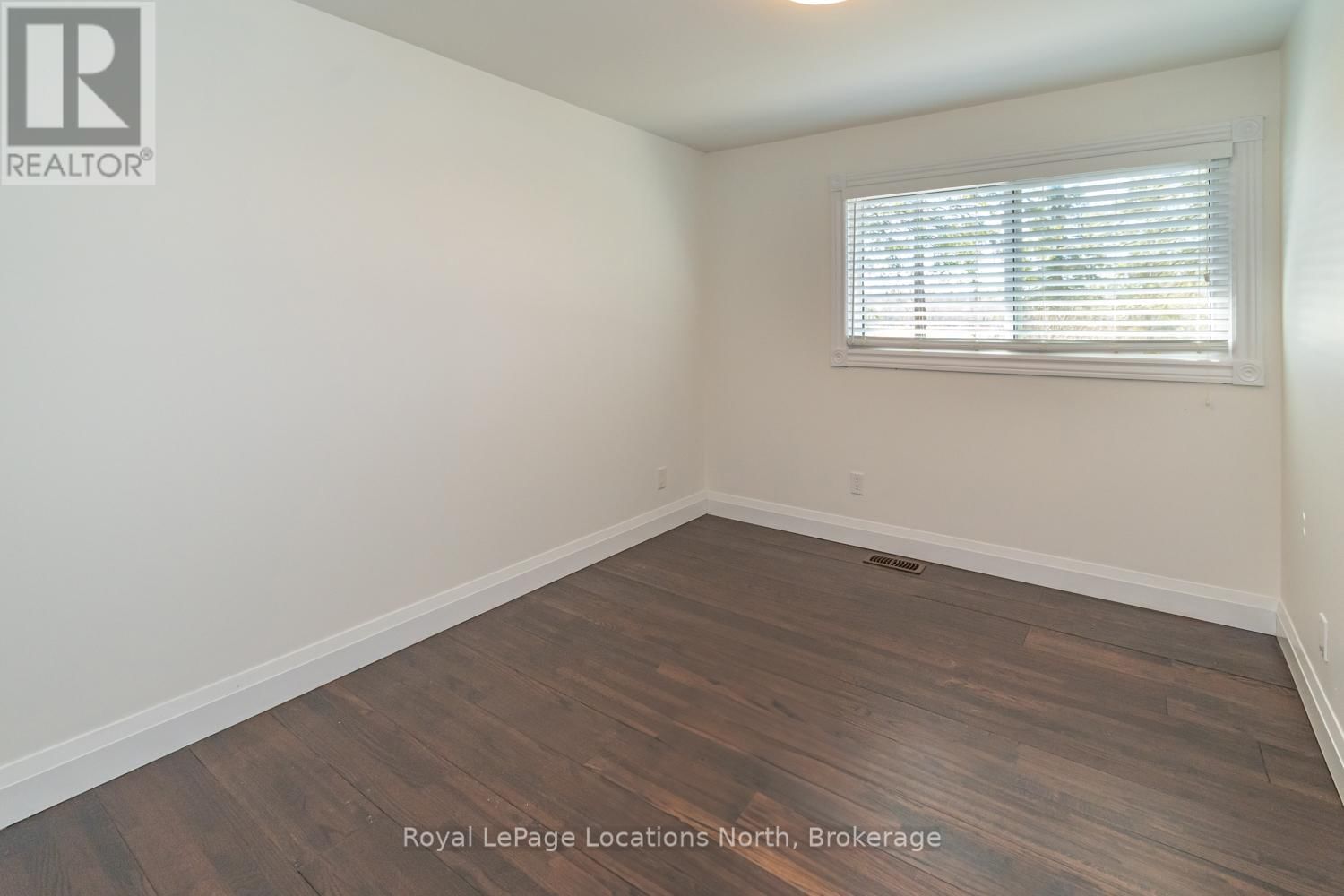 5392 13TH LINE Image 19