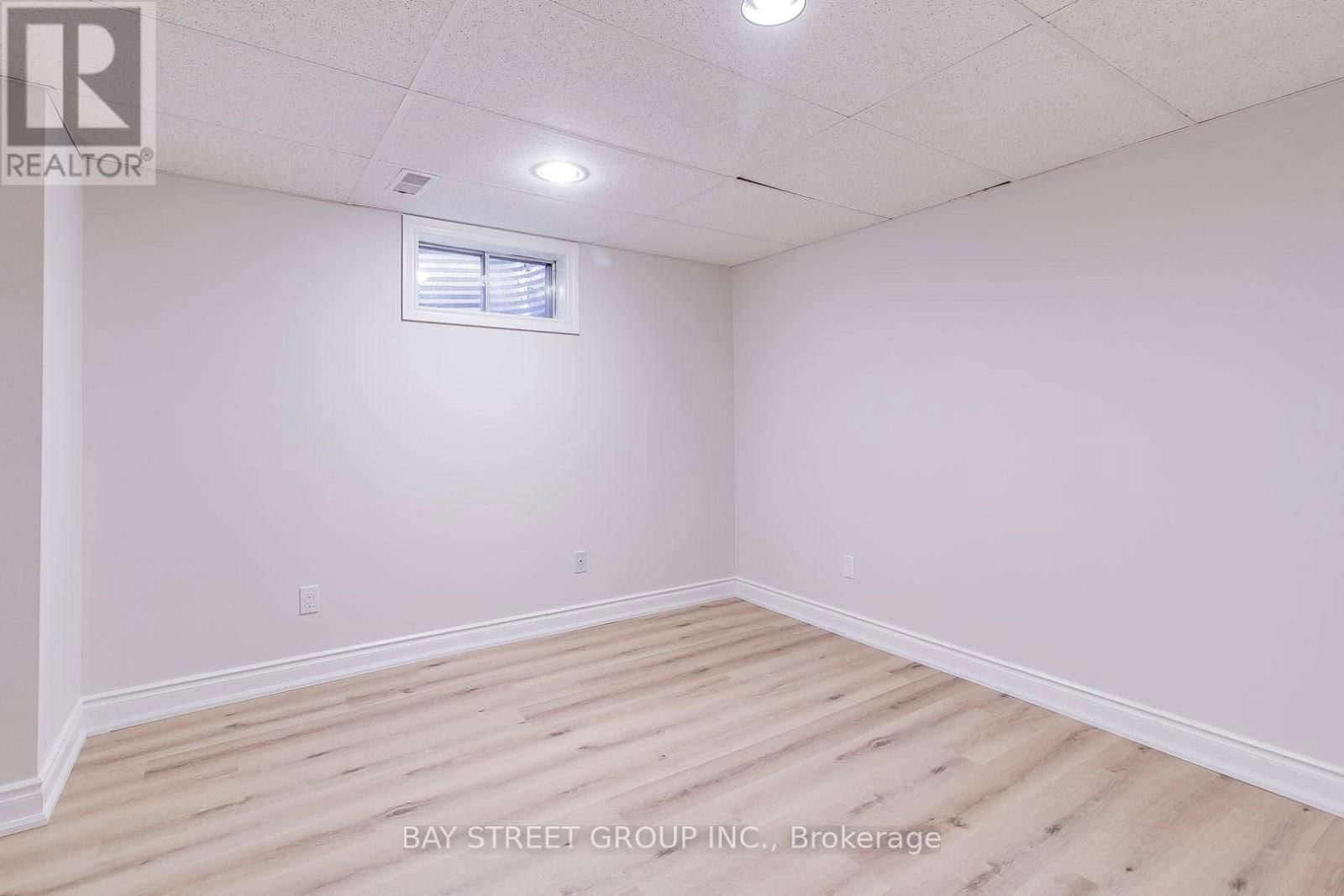 300 FINCHAM AVENUE Image 17