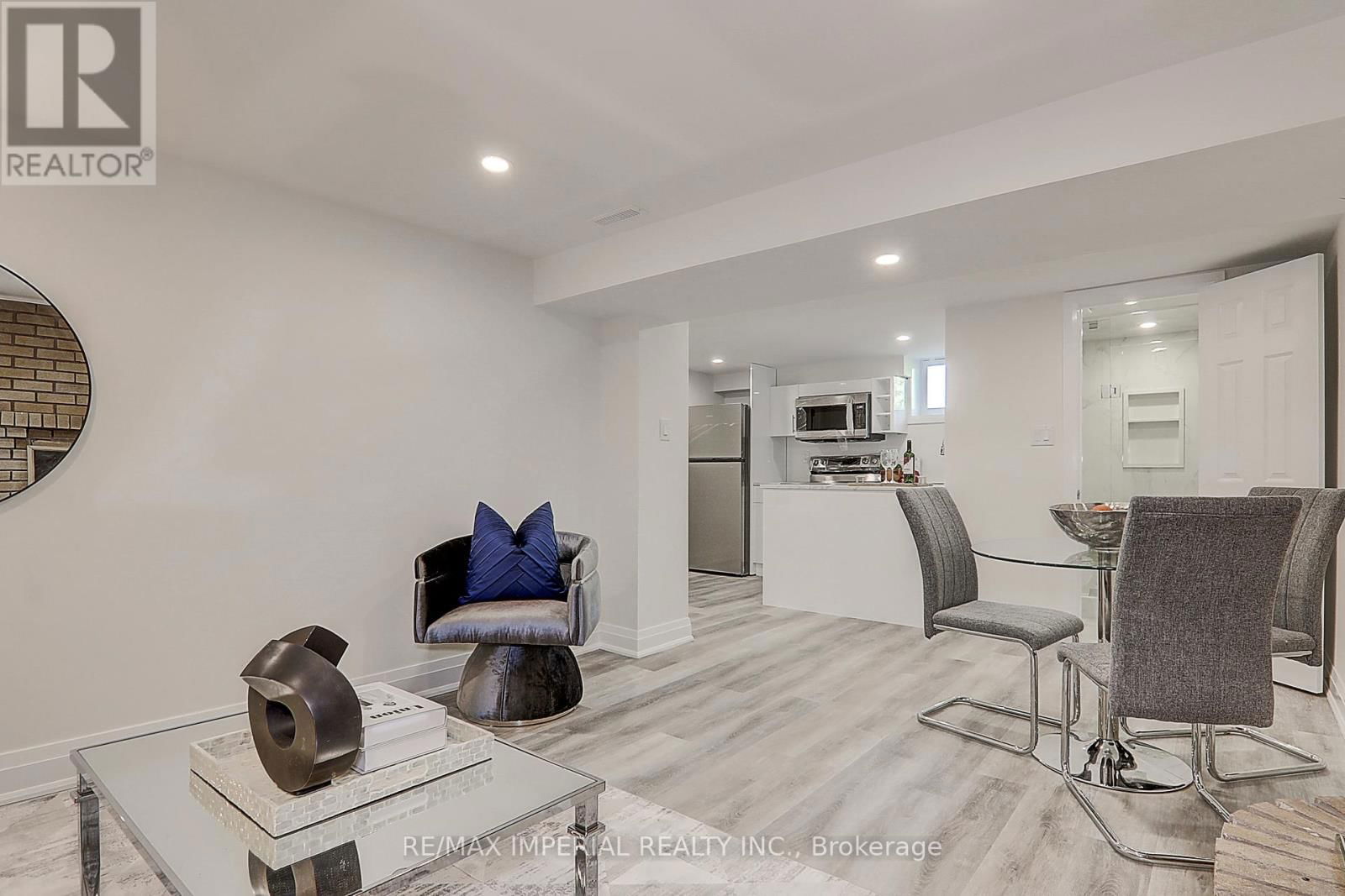 98 BELFRY DRIVE Image 16