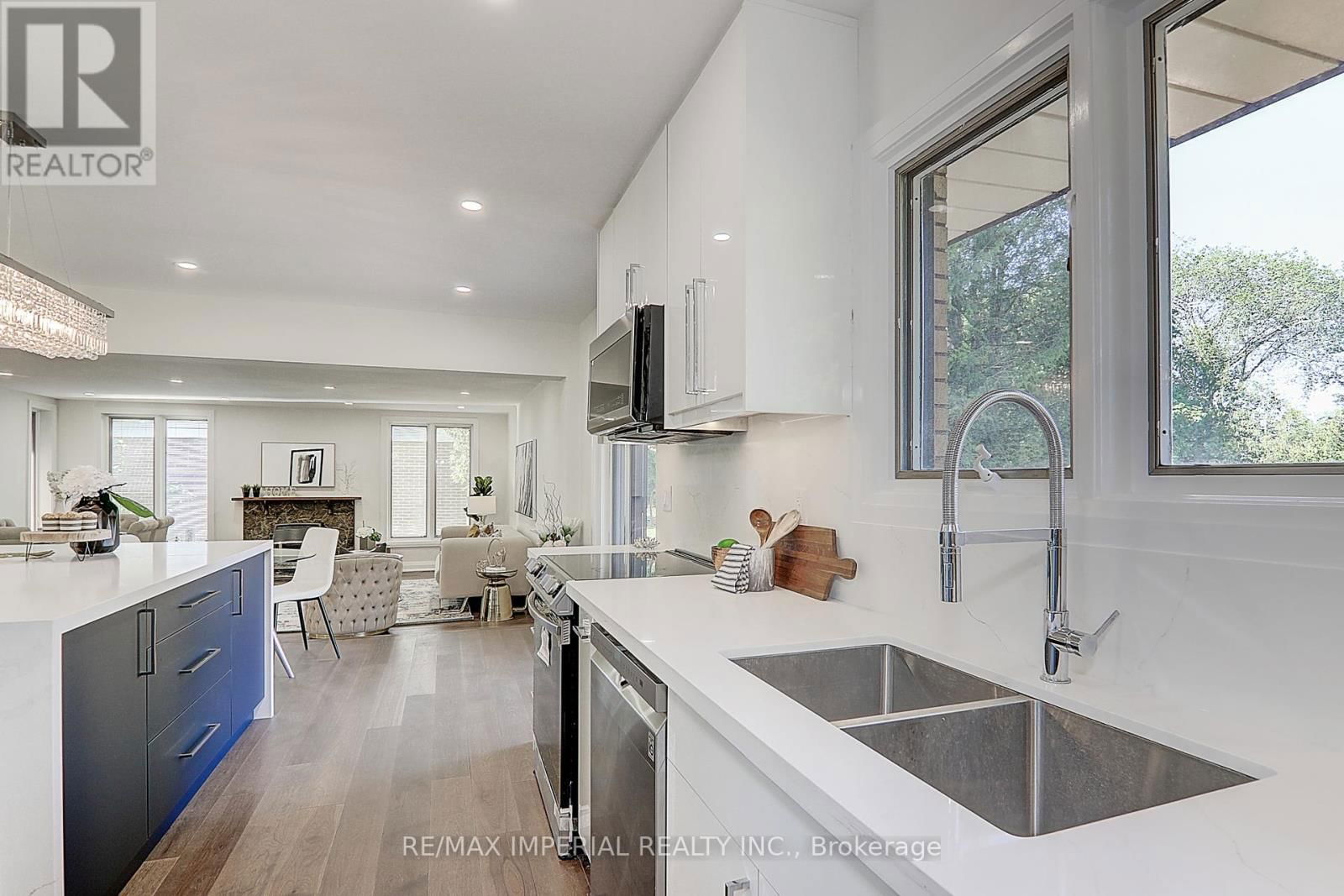 98 BELFRY DRIVE Image 33