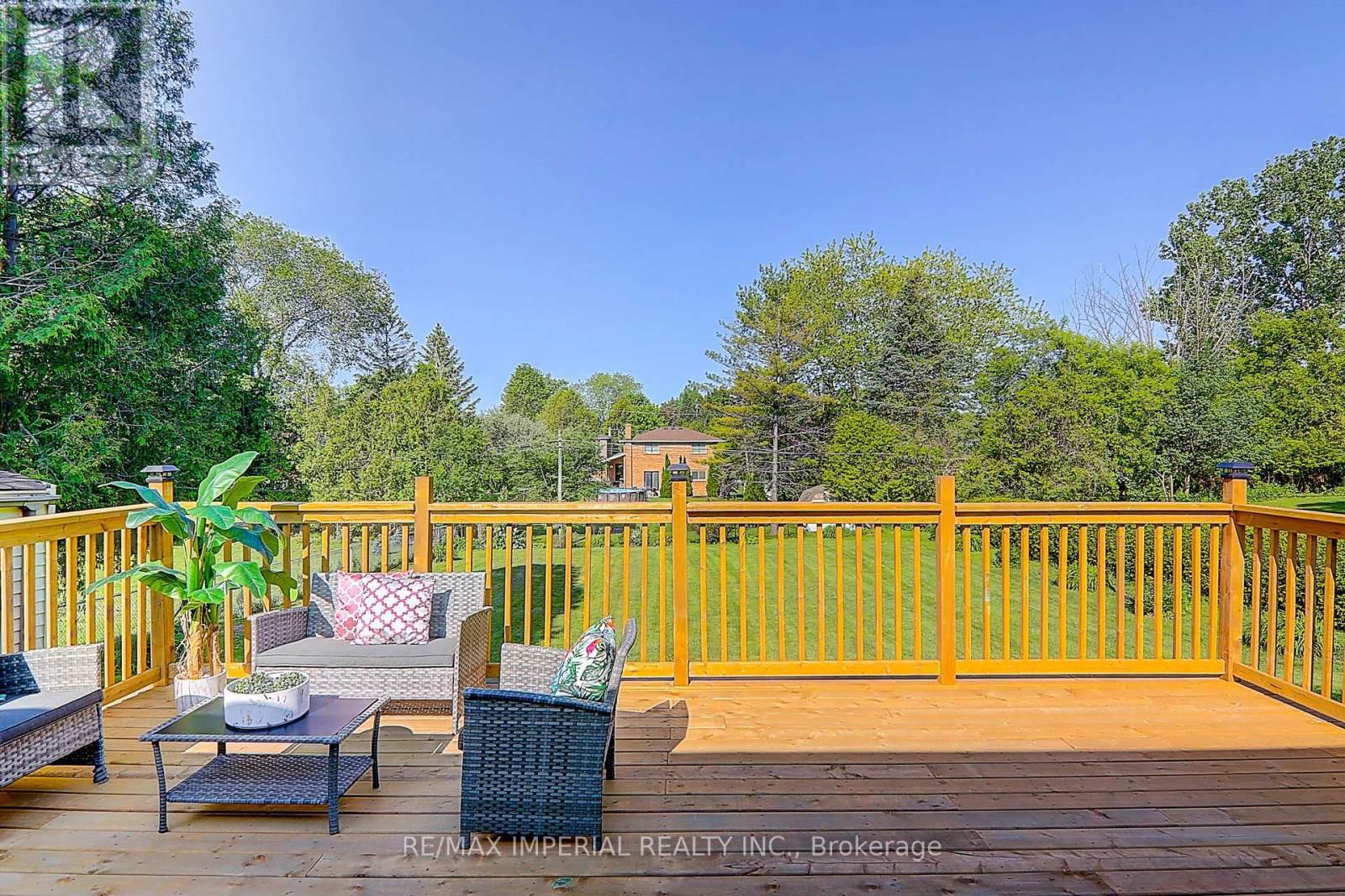 98 BELFRY DRIVE Image 38