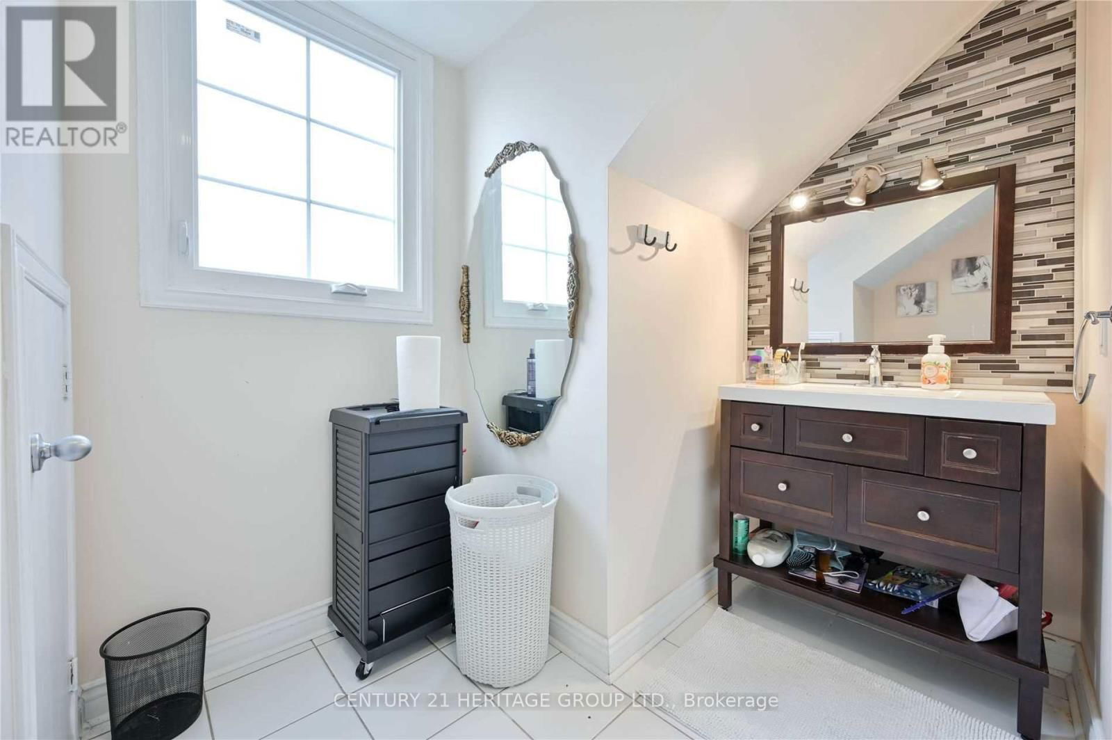 11 HODGSON AVENUE Image 18