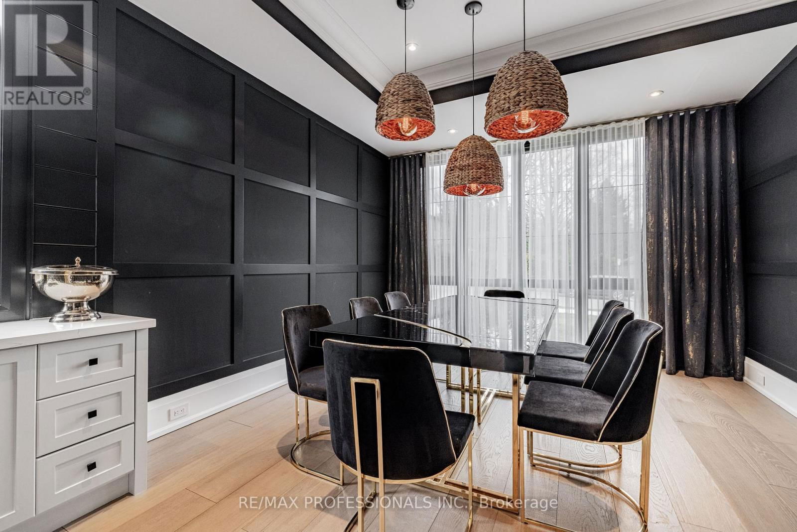 152 WELLS STREET Image 13