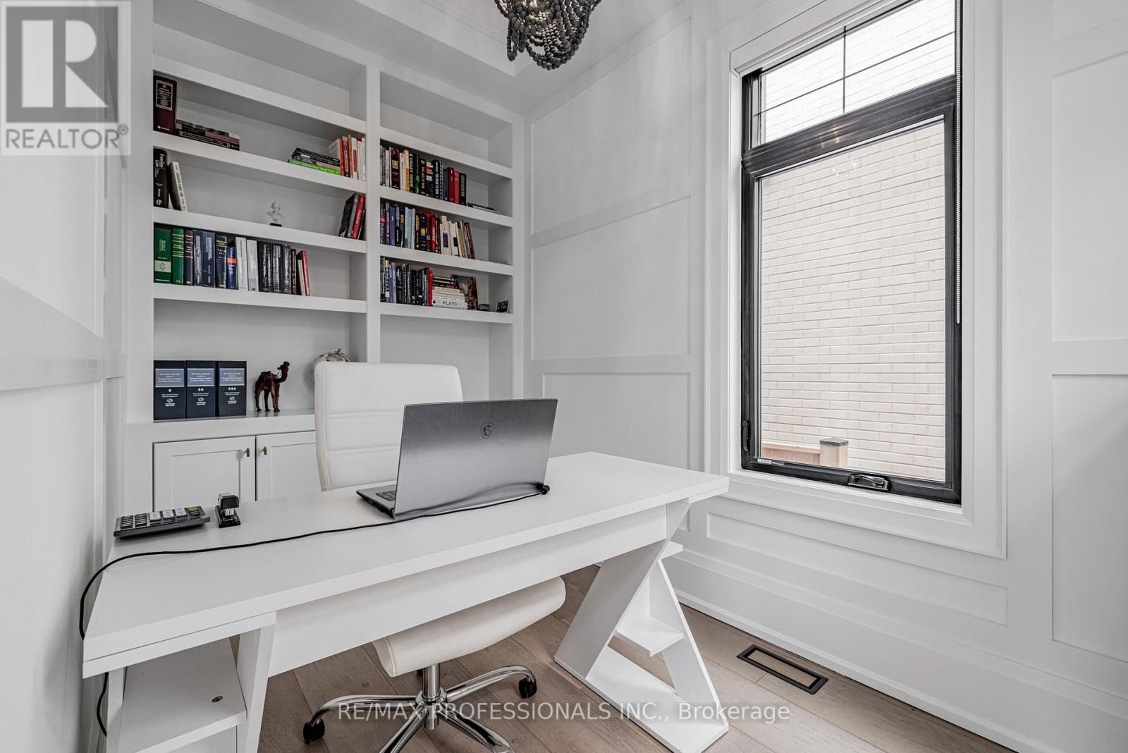 152 WELLS STREET Image 14
