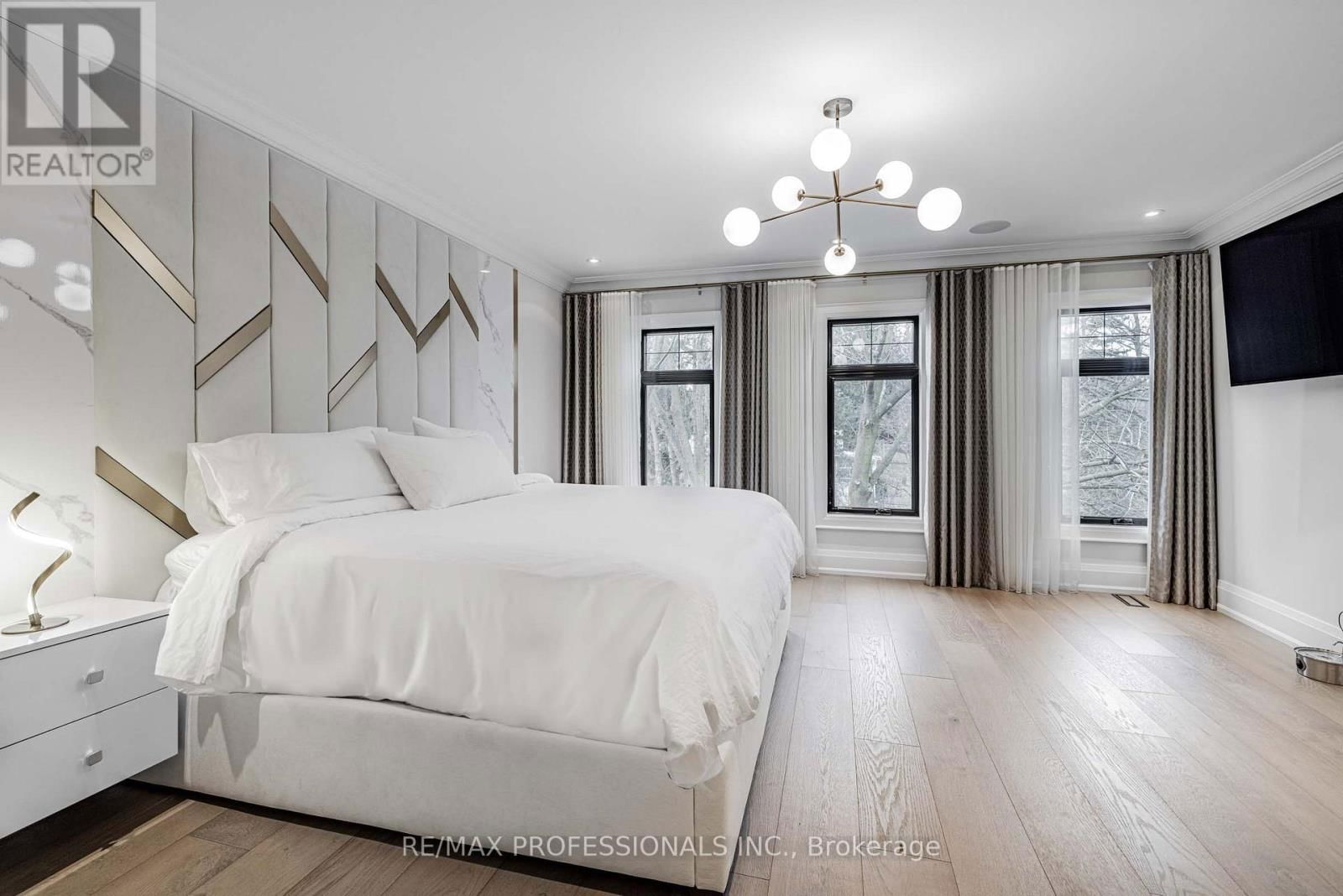 152 WELLS STREET Image 21