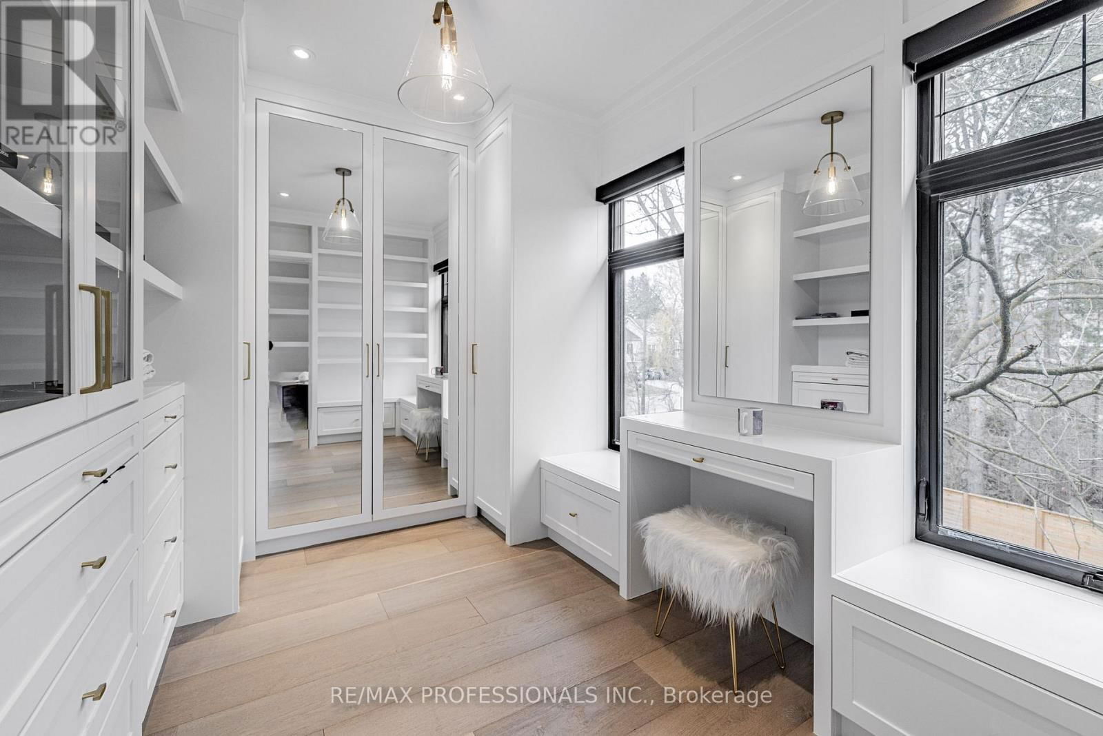 152 WELLS STREET Image 27