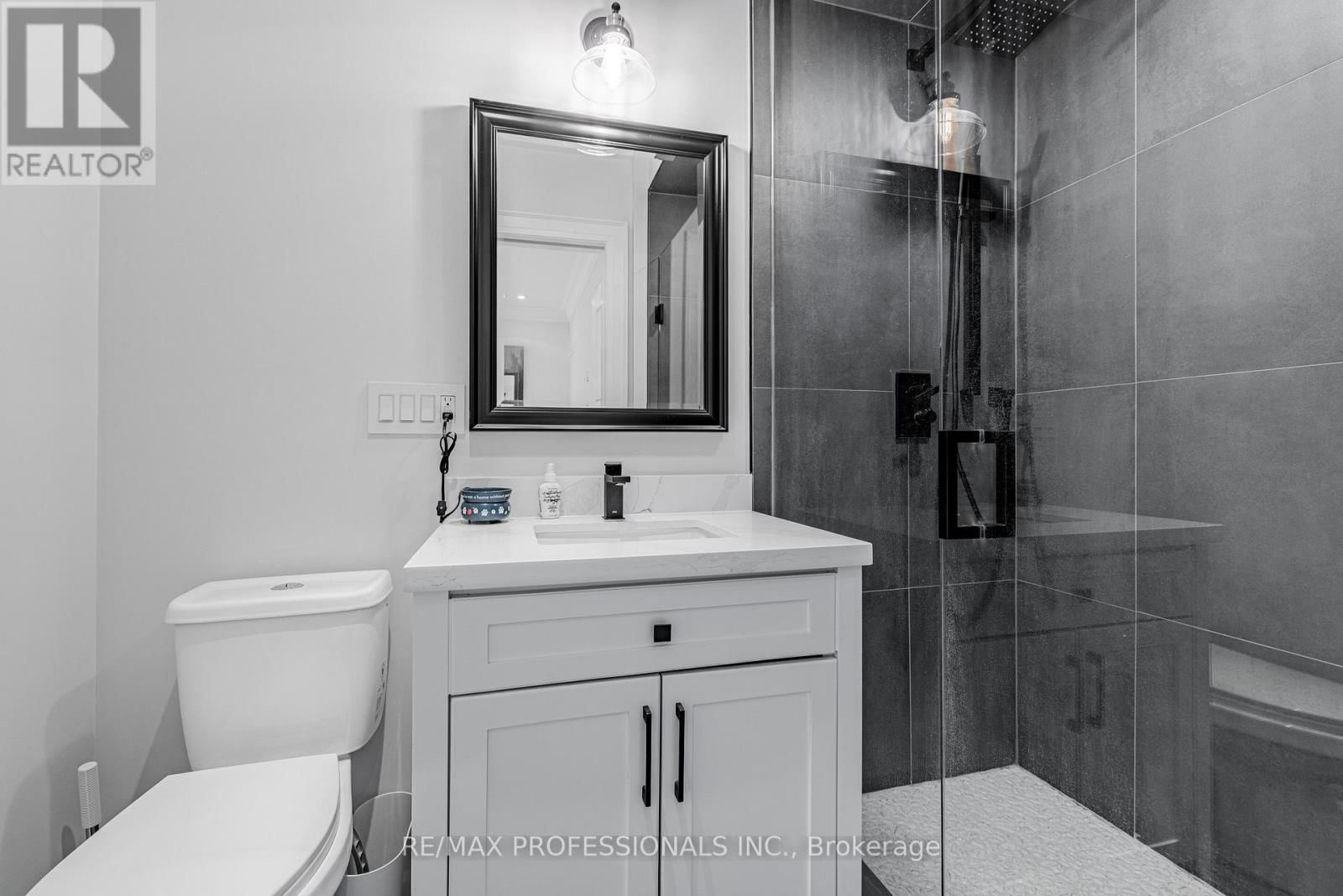 152 WELLS STREET Image 29