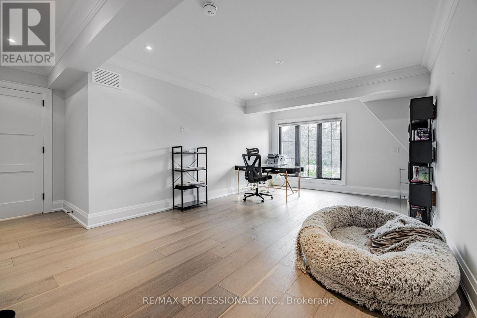 152 WELLS STREET Image 30