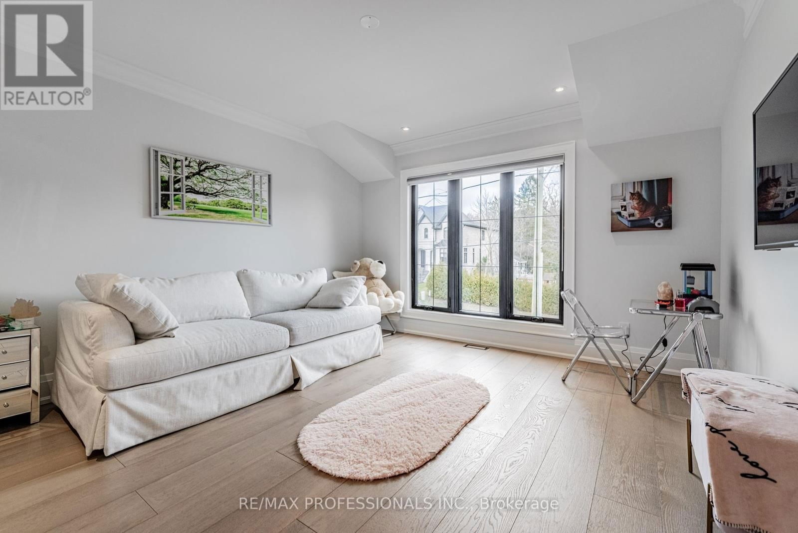 152 WELLS STREET Image 32