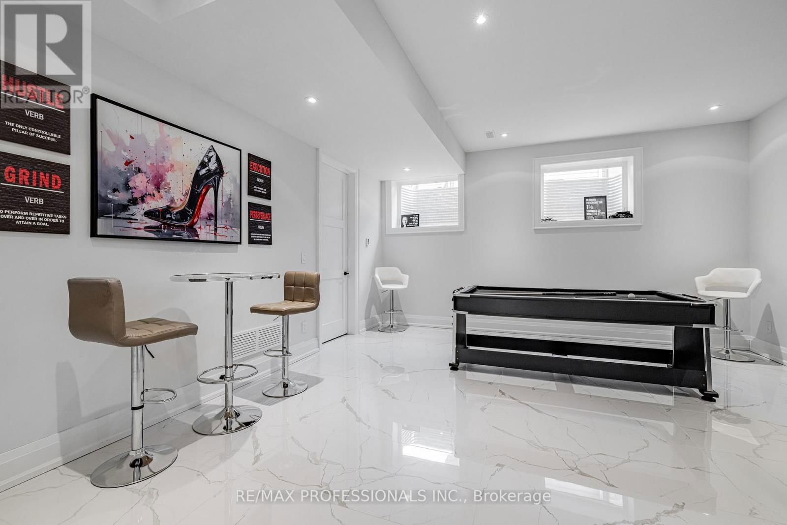 152 WELLS STREET Image 37