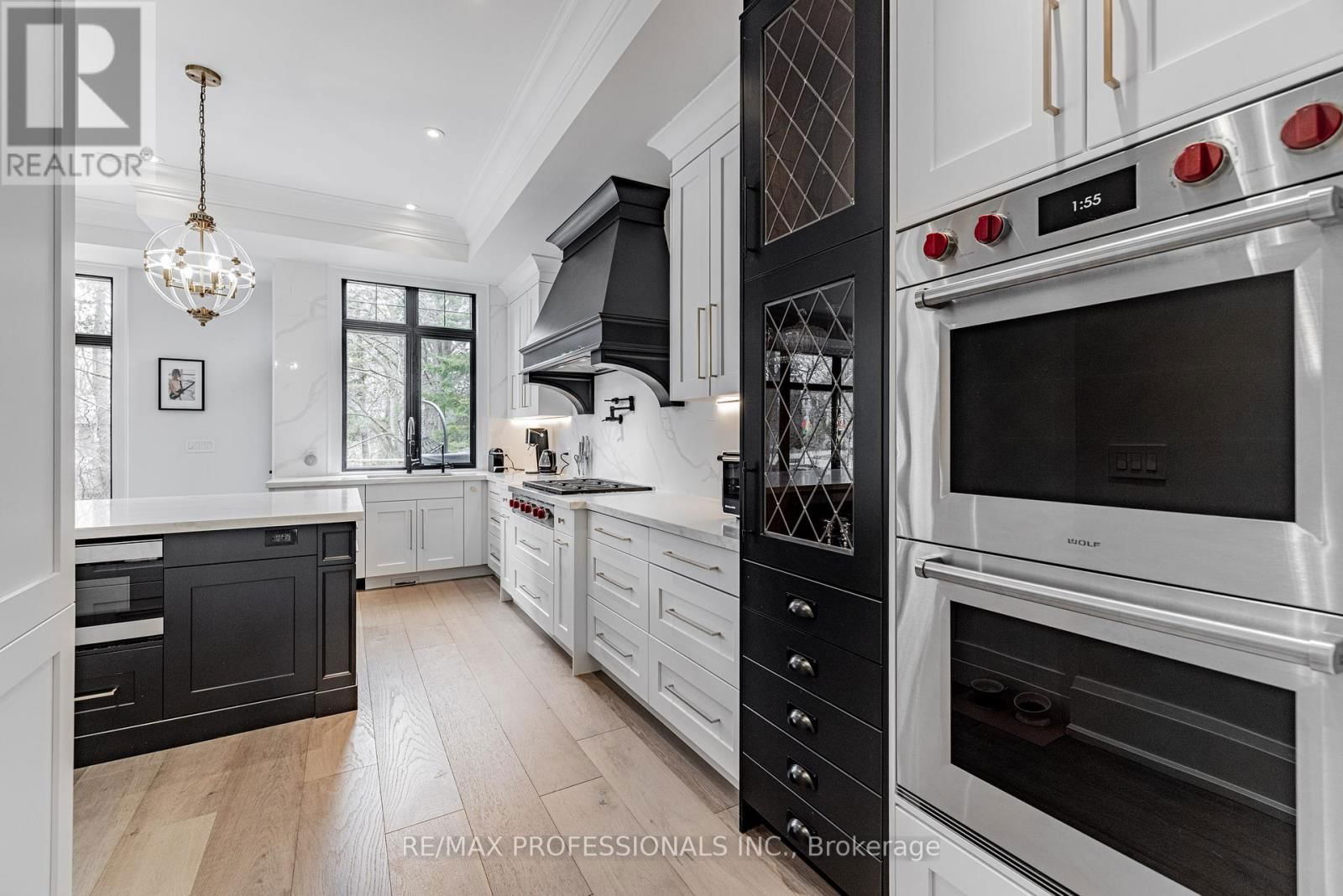 152 WELLS STREET Image 6