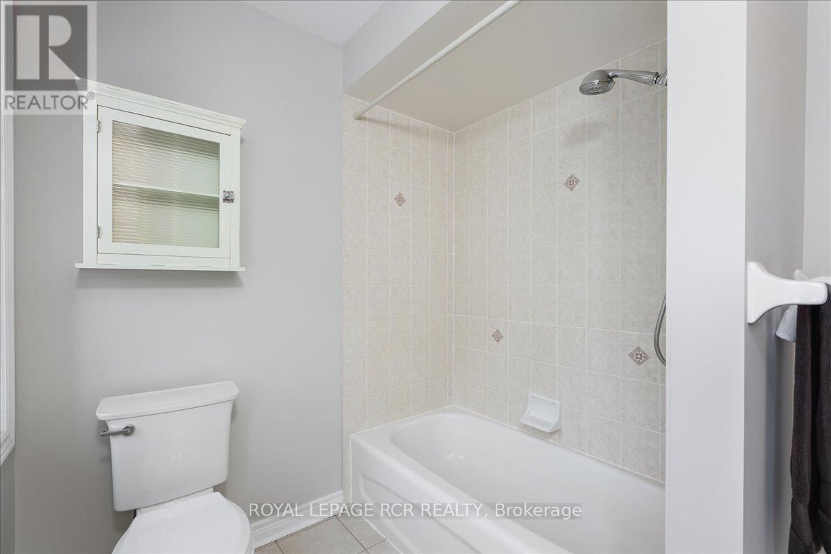 65 MARGARET GRAHAM CRESCENT Image 17