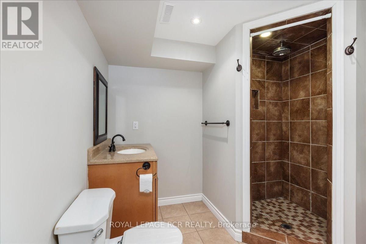 65 MARGARET GRAHAM CRESCENT Image 26