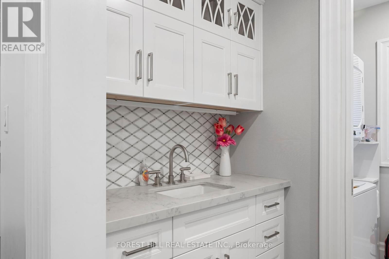 75 STRAUSS ROAD Image 20