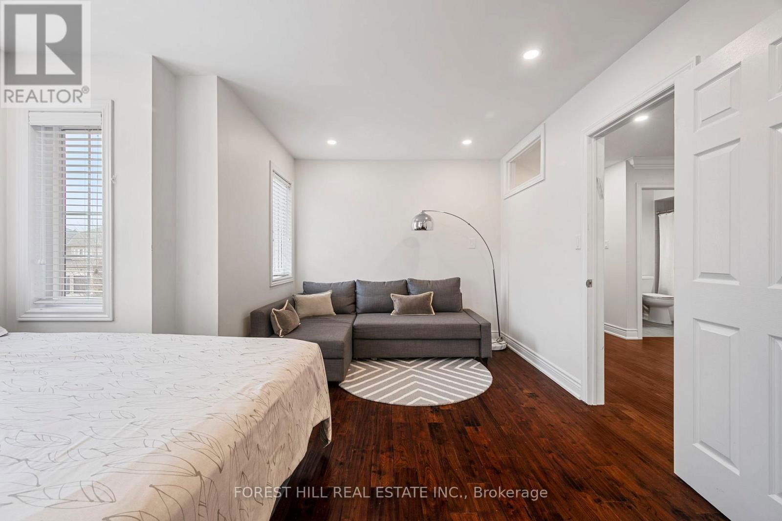75 STRAUSS ROAD Image 26