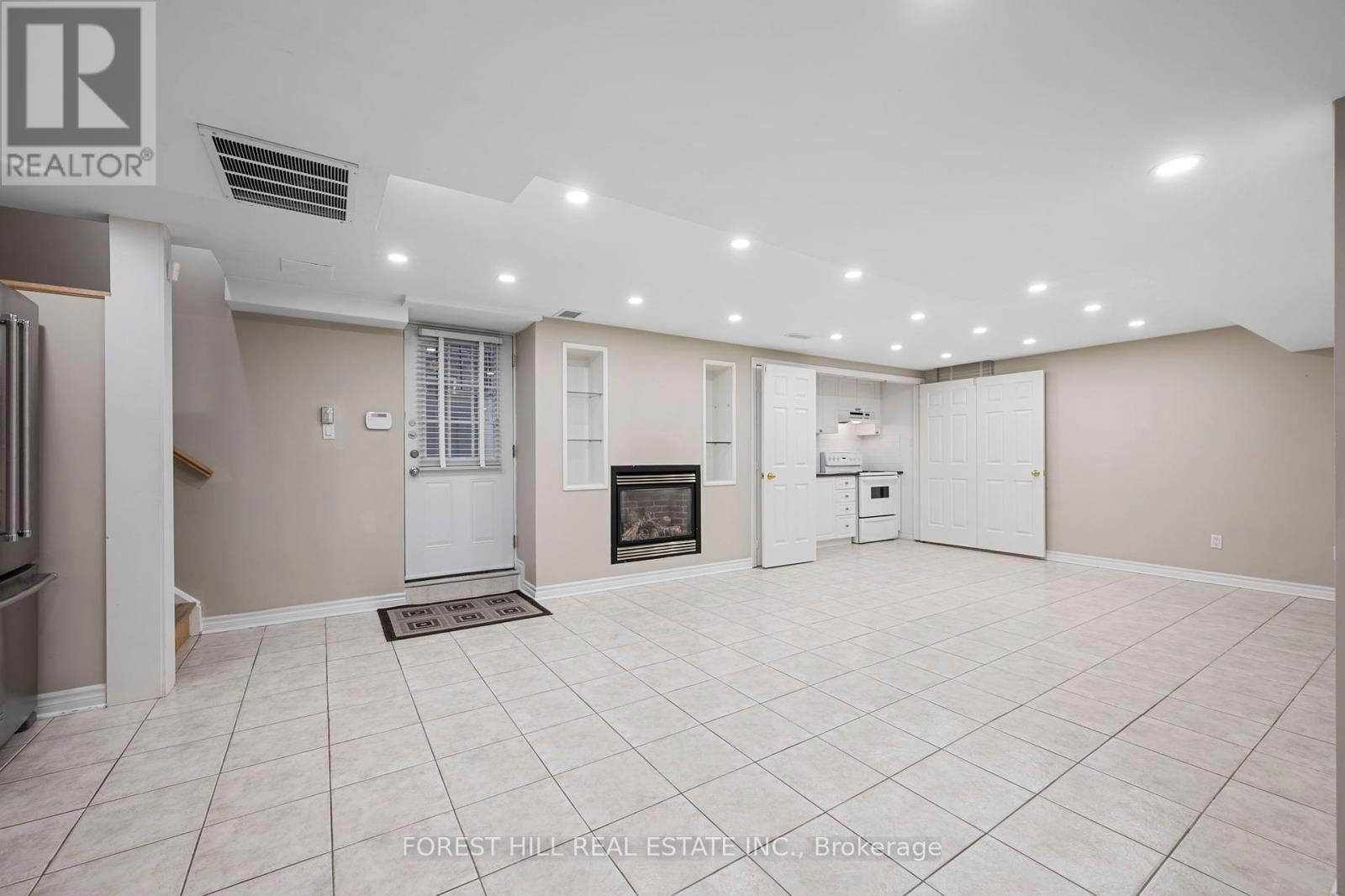 75 STRAUSS ROAD Image 32