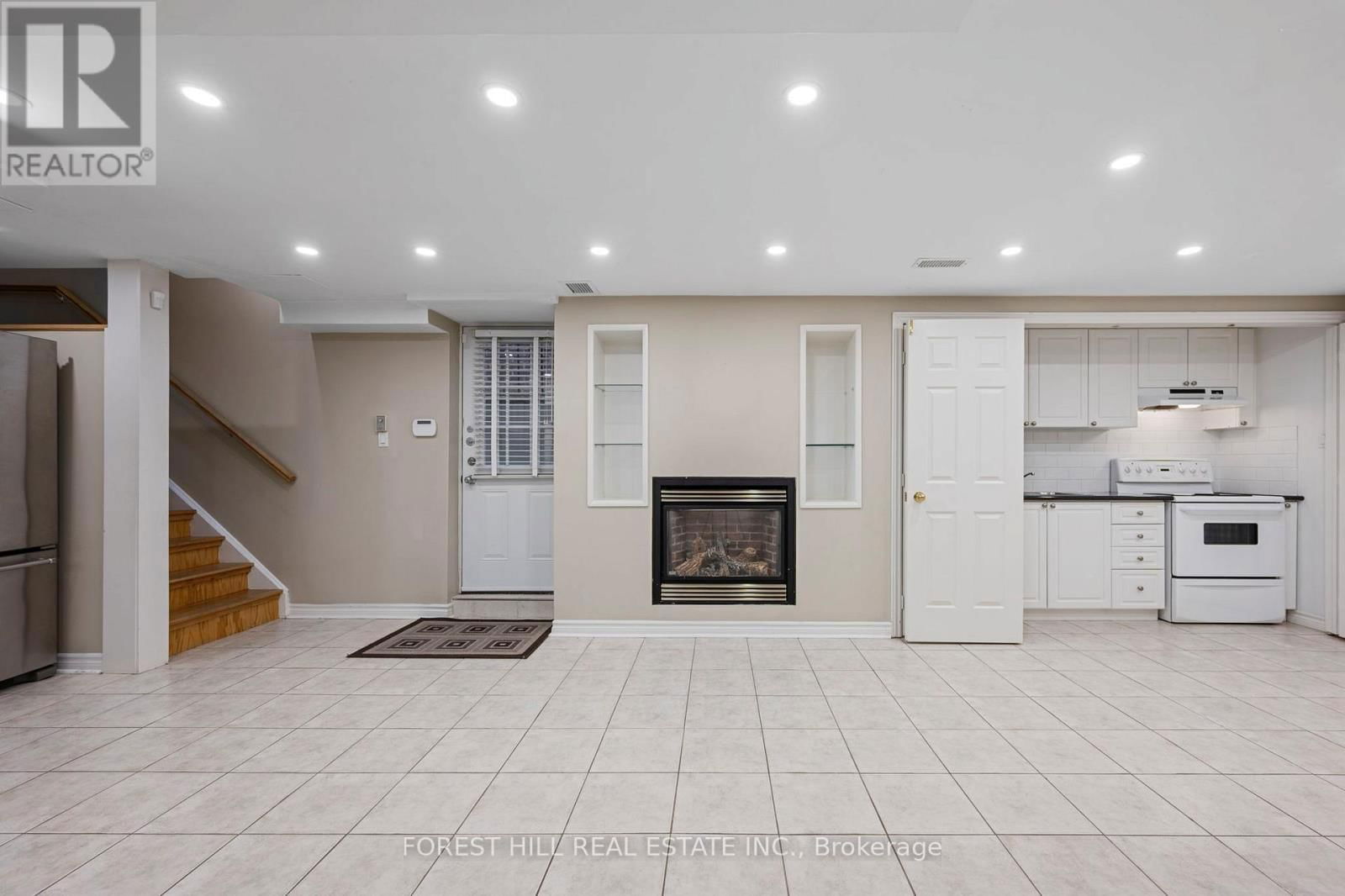 75 STRAUSS ROAD Image 33
