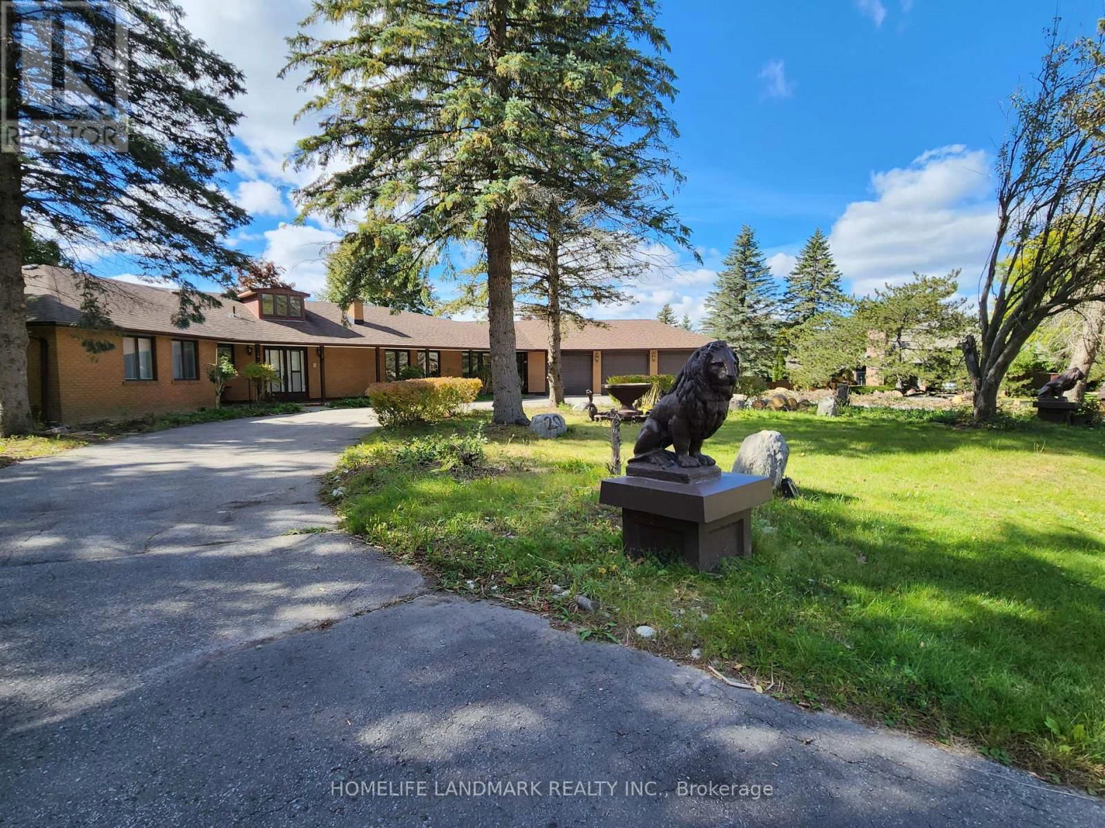 20 EXECUTIVE DRIVE Image 1