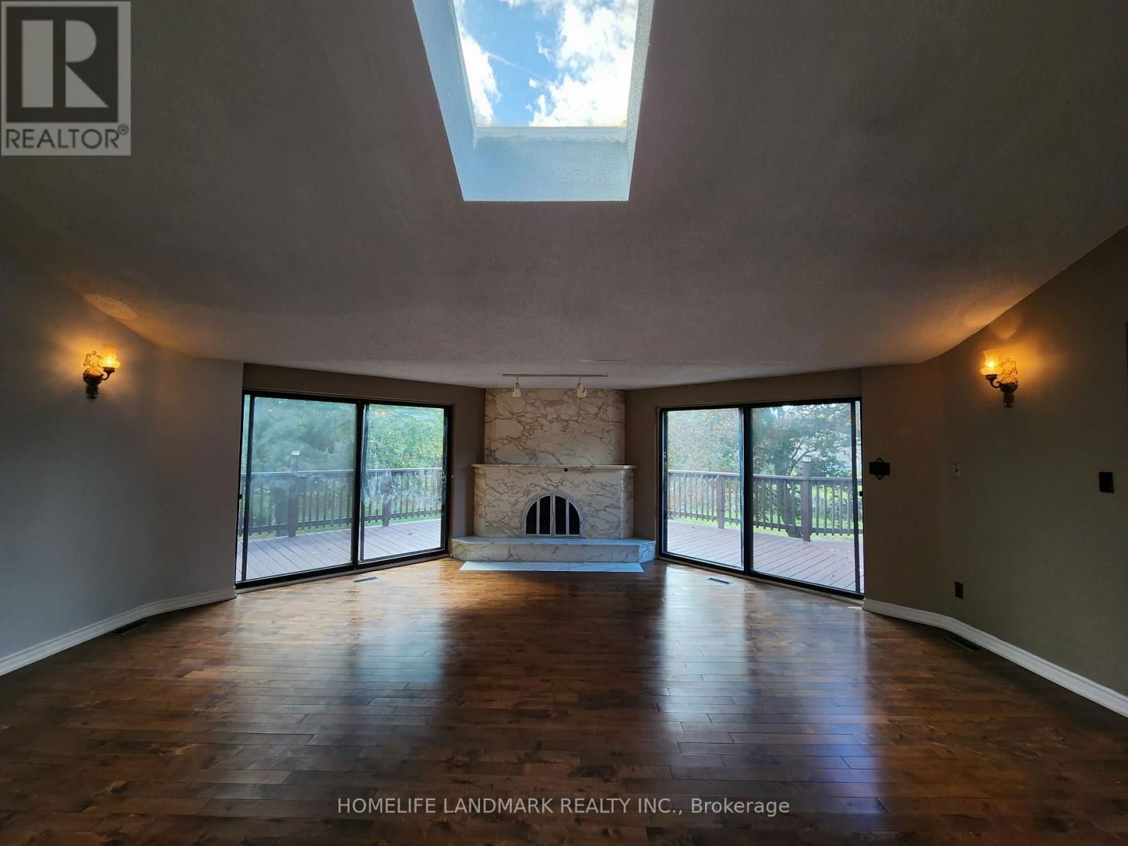 20 EXECUTIVE DRIVE Image 2