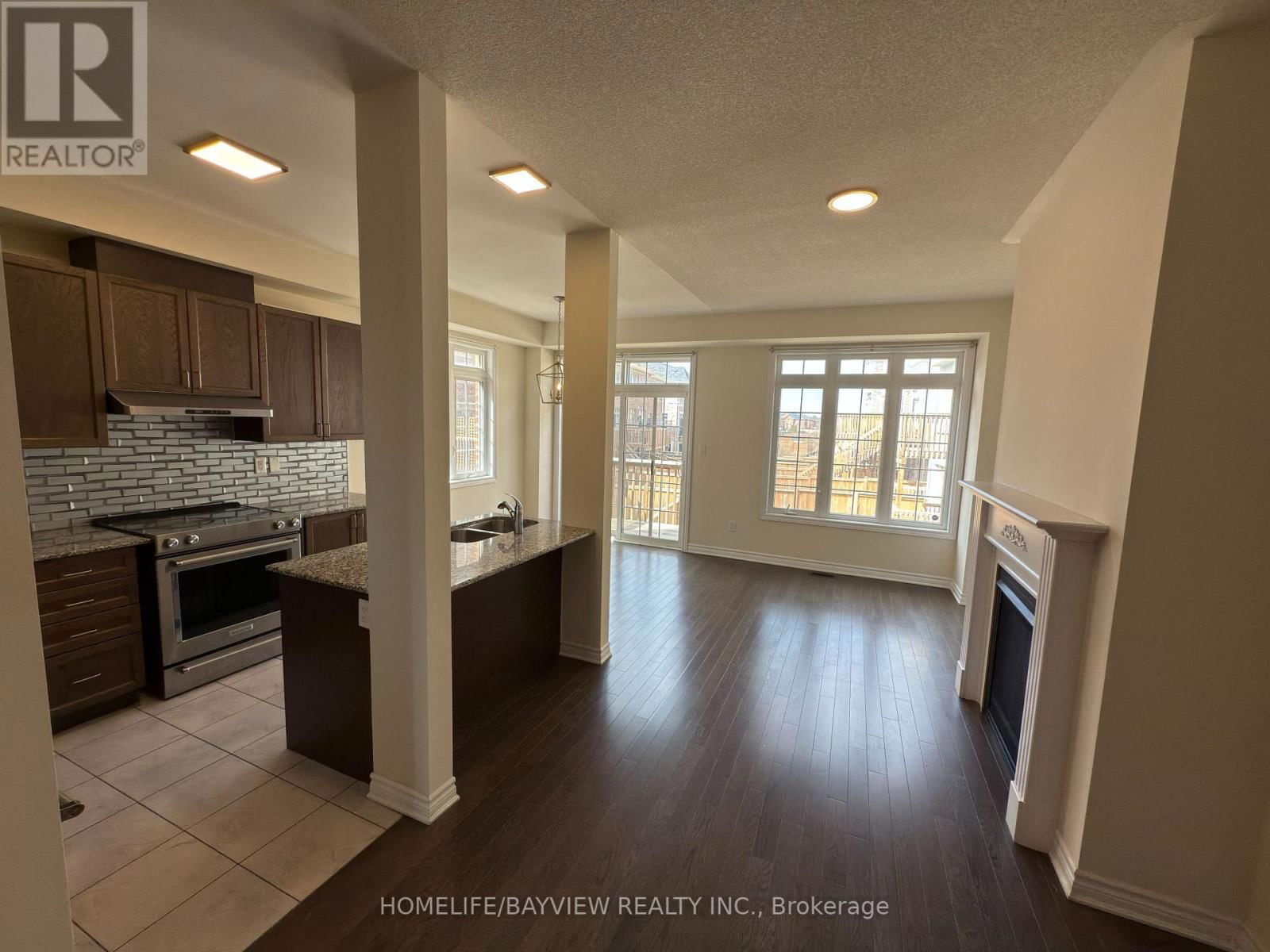 174 FAROOQ BOULEVARD Image 11
